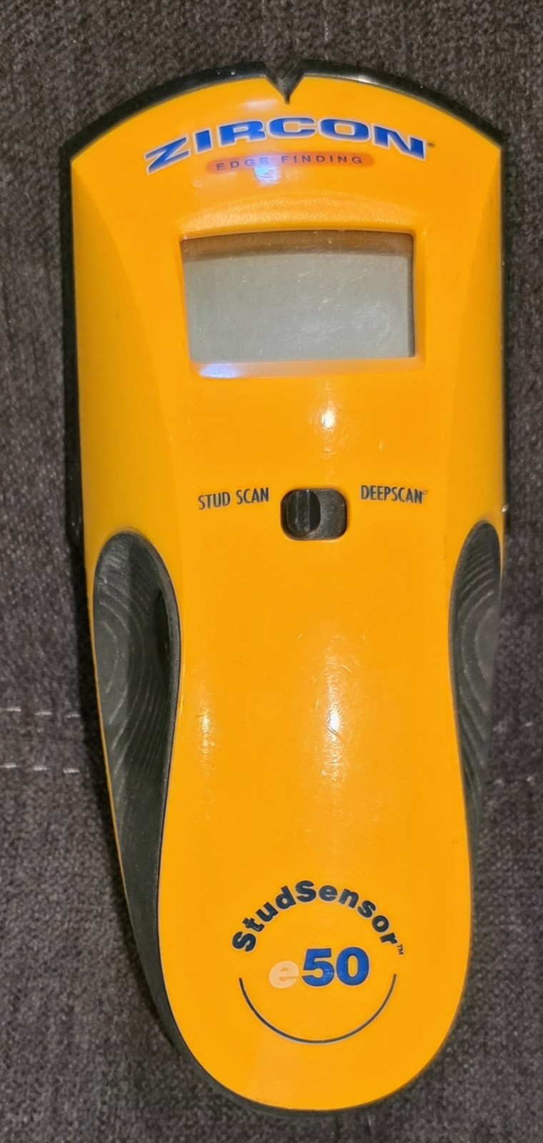 Zircon Stud Sensor e50 Edge Finding and and Deep Scan