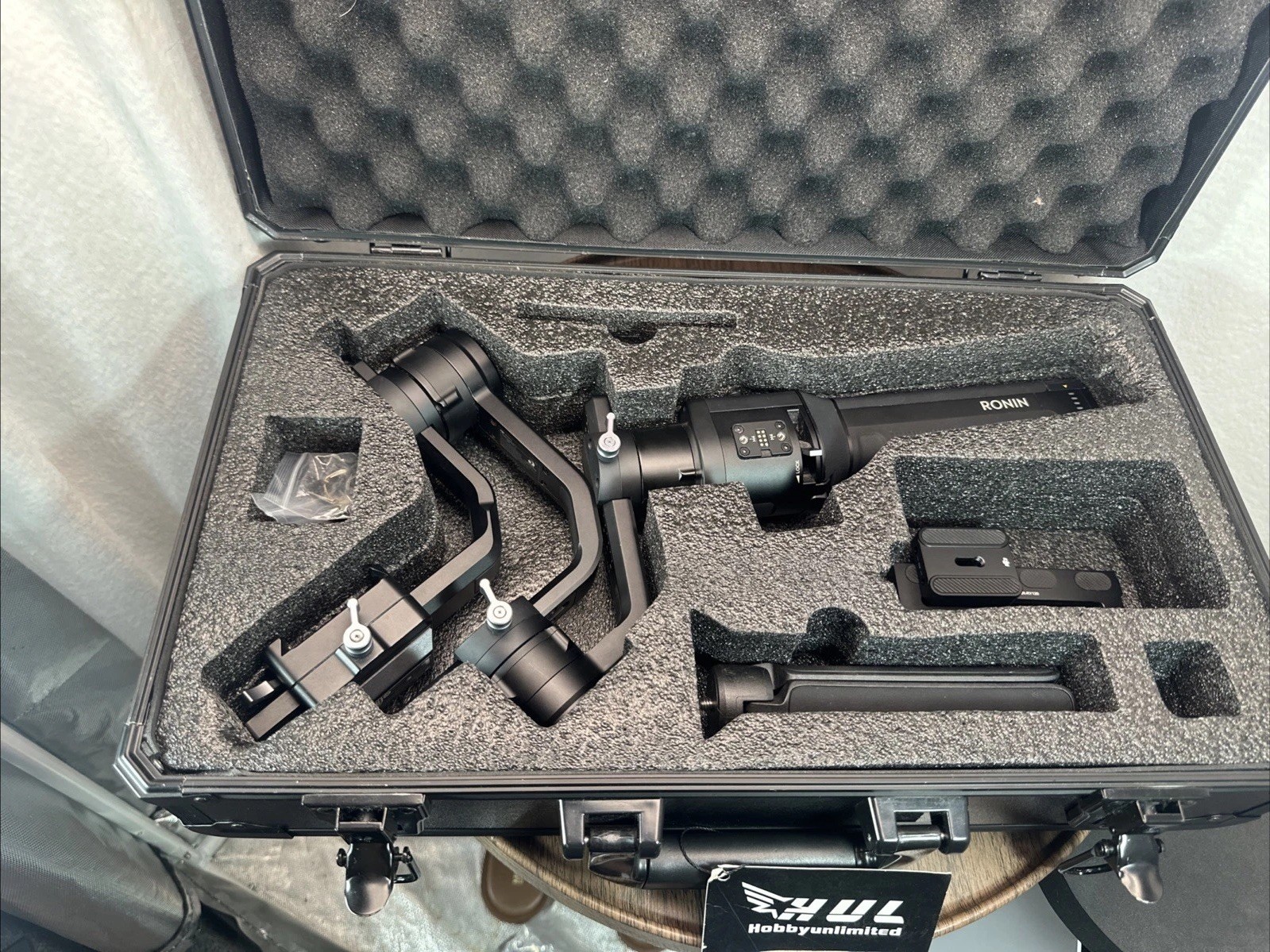 DJI Ronin-S Gimbal Handheld Stabilizer With Hardshell Locking Case