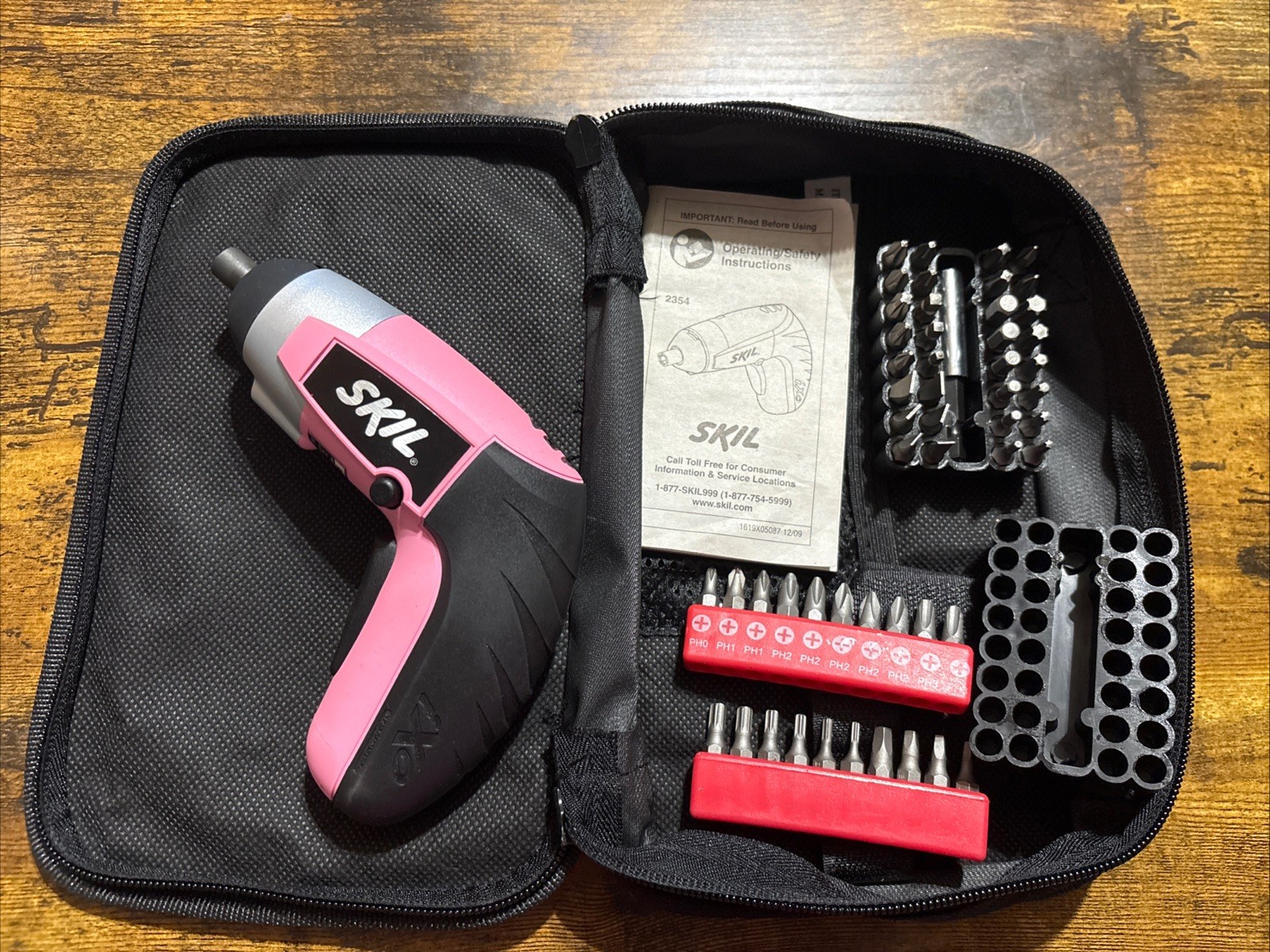 SKIL iXO Pink LithiumCordless Palm Screwdriver Kit Case & Bits No Charger WORKS