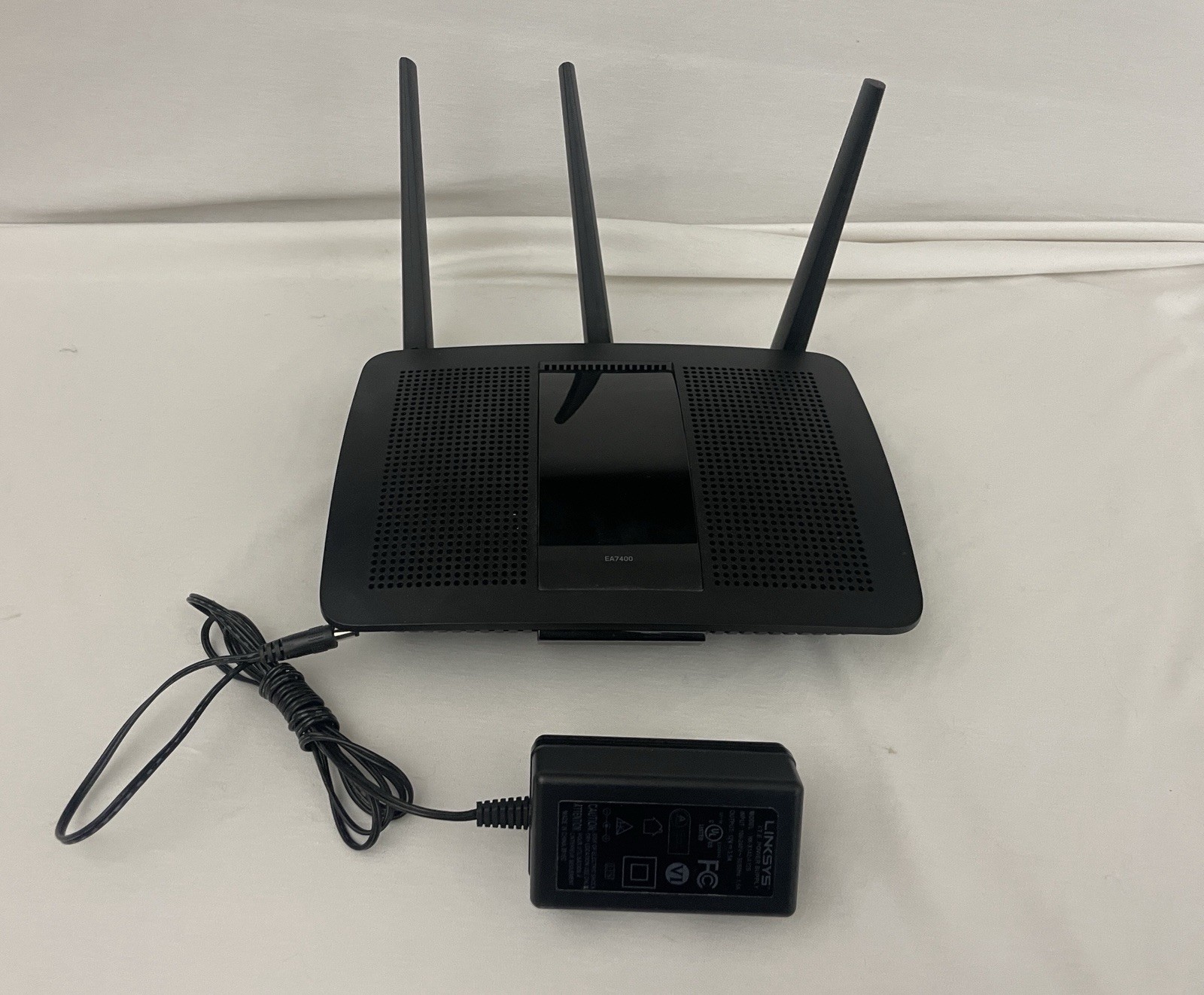 Linksys Ea7400 Gigabit Router w 4 LAN Ports