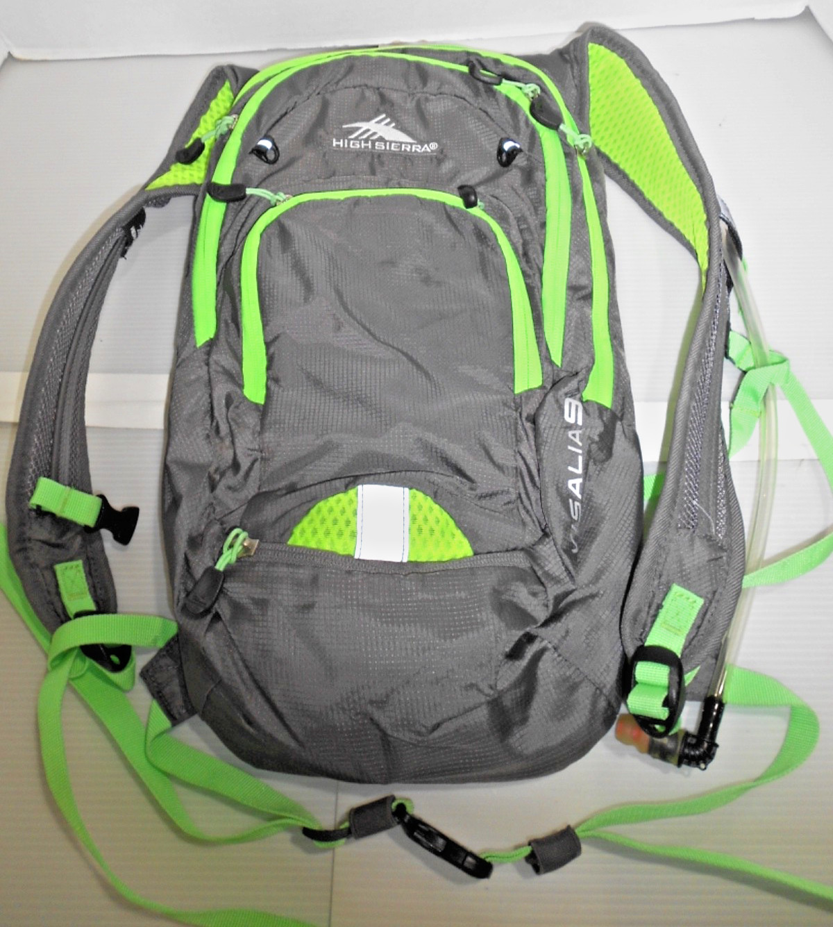 **VERY NICE ** High Sierra Visalia 9 Hydration Pack 2L - Gray/Green