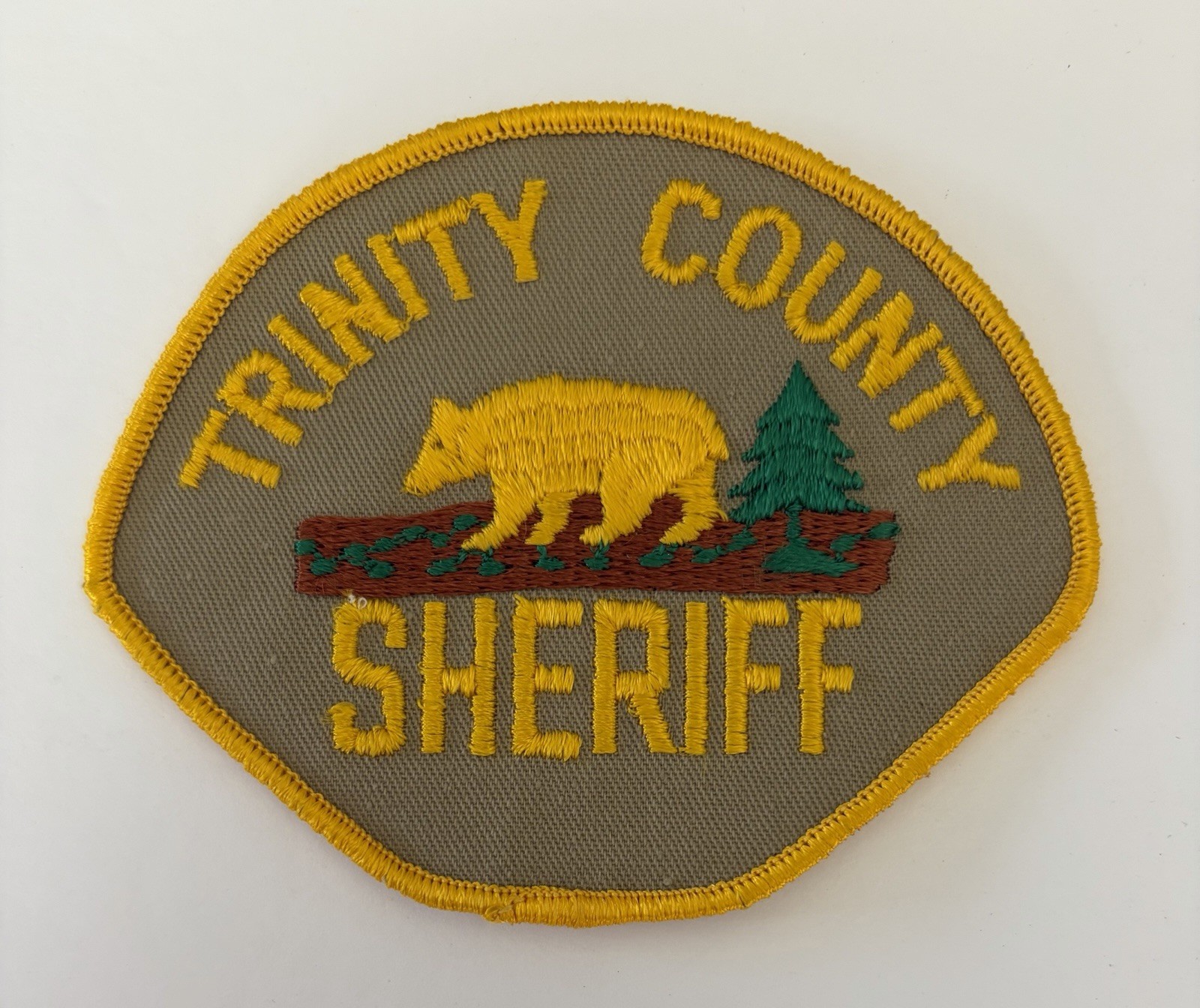 VINTAGE CALIFORNIA TRINITY COUNTY SHERIFF PATCH BEAR #D58