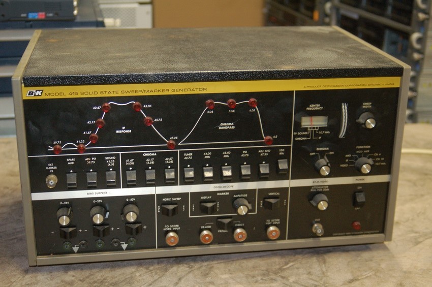 B&K Model 415 Sweep/Marker Generator BY DYNASCAN