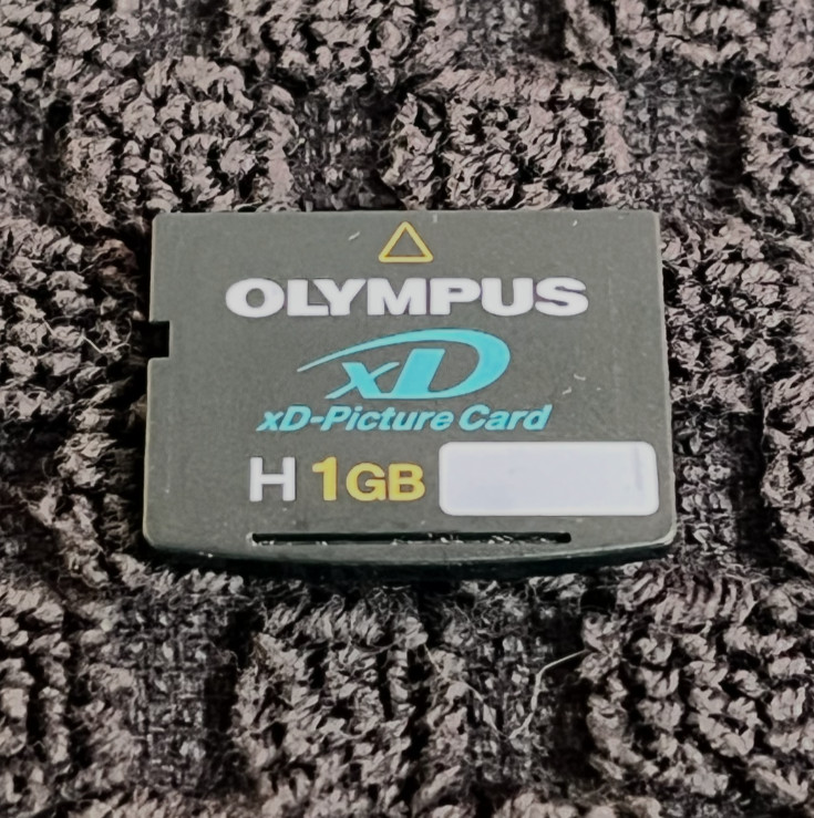 Olympus xD-Picture Card H 1GB Genuine OEM Digital Camera Memory Card Type H