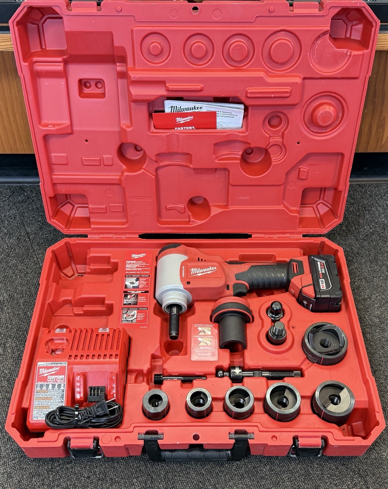 Milwaukee 2676-22 M18 18V 10T Knockout Tool Kit w/ Knockout Set - Free Shipping