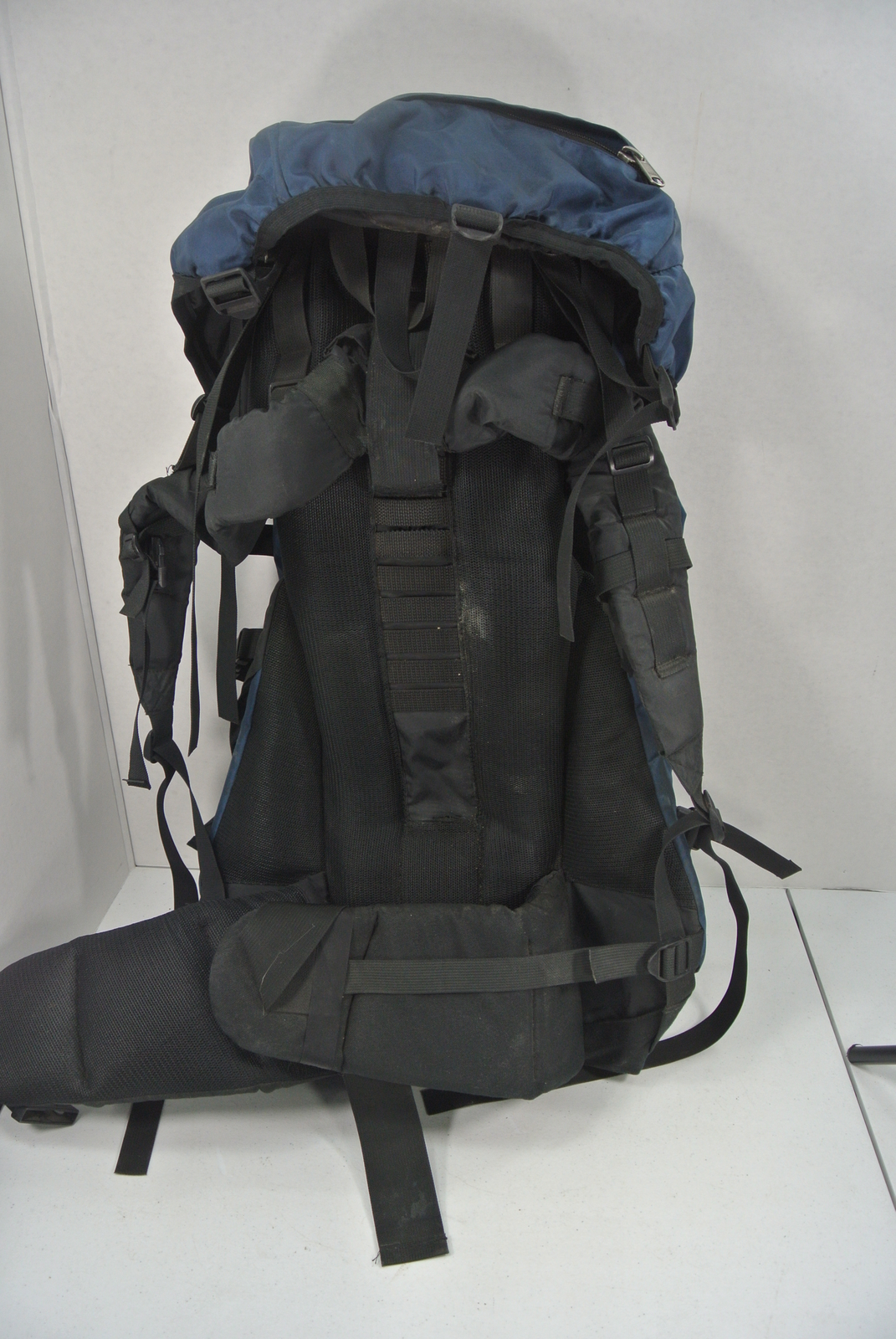 The North Face Backpack Camping Hiking Internal frame Large Blue Black