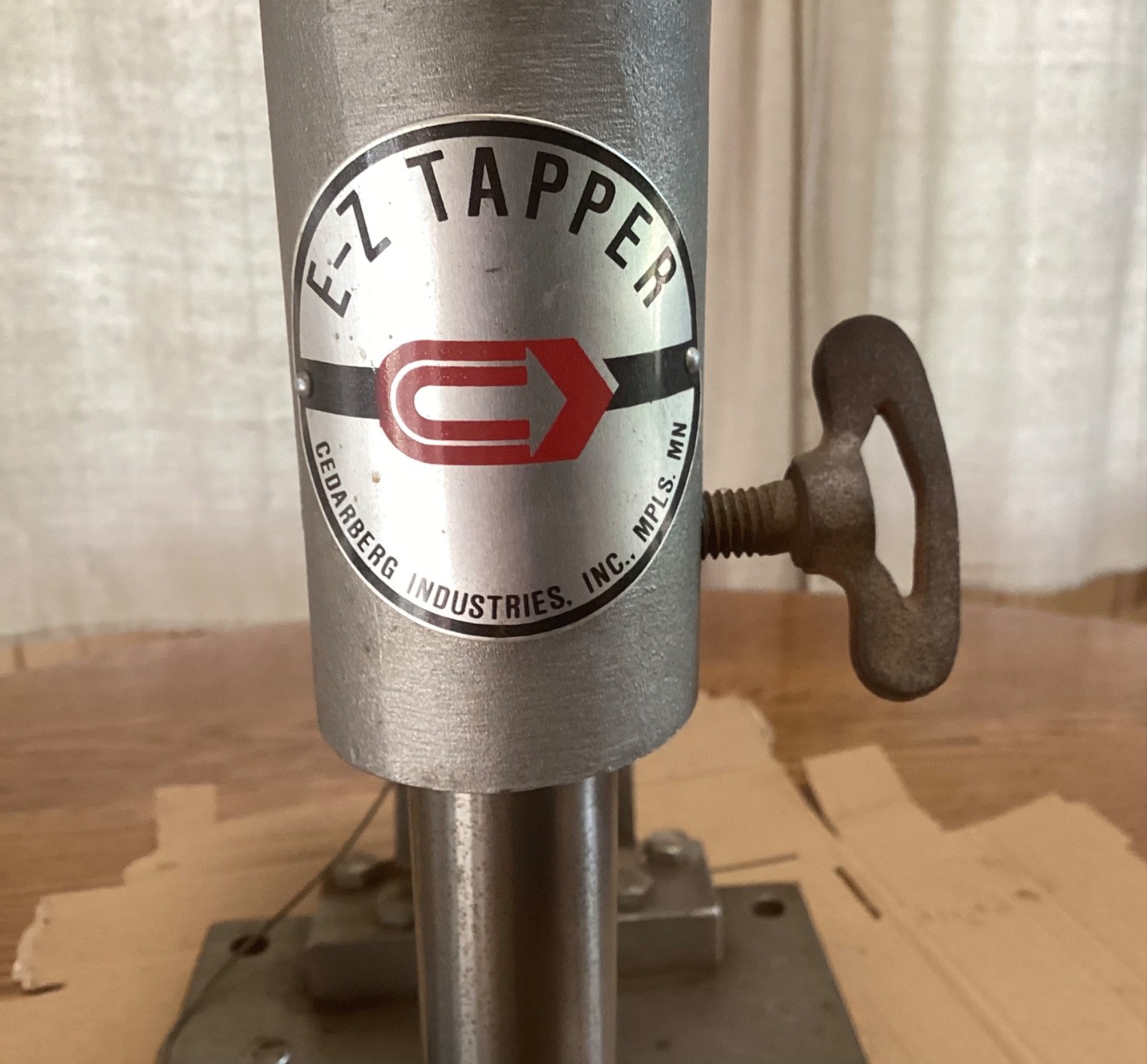 CEDARBERG Ind. Inc. Mpls, MN USA Hand E-Z Tapper + Mini Tapper with Most Taps