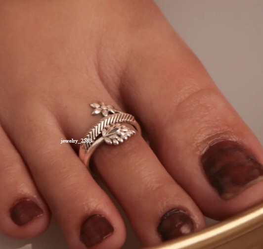 Thanks Giving Gift For Women's Solid Metal Flower Leaf Toe Ring 925 Silver Jewel