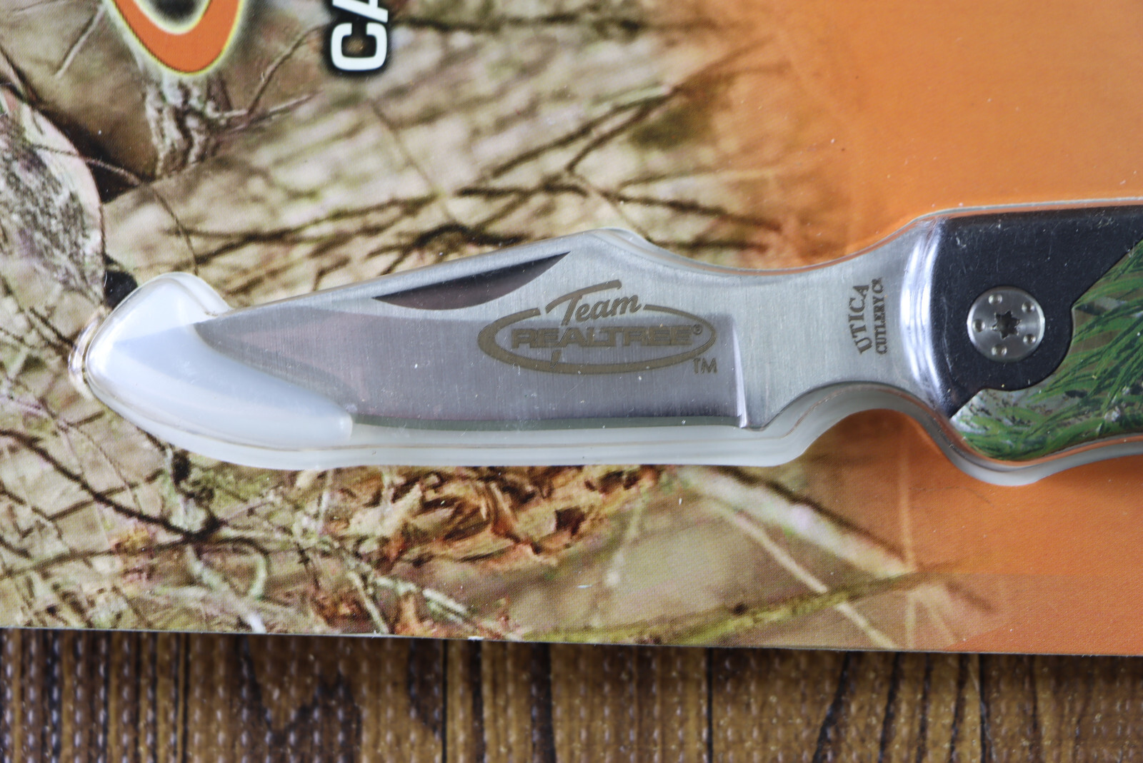 Utica Team Realtree Caper Skinner Folding Lockback Nylon Pouch 91-RT1700CP