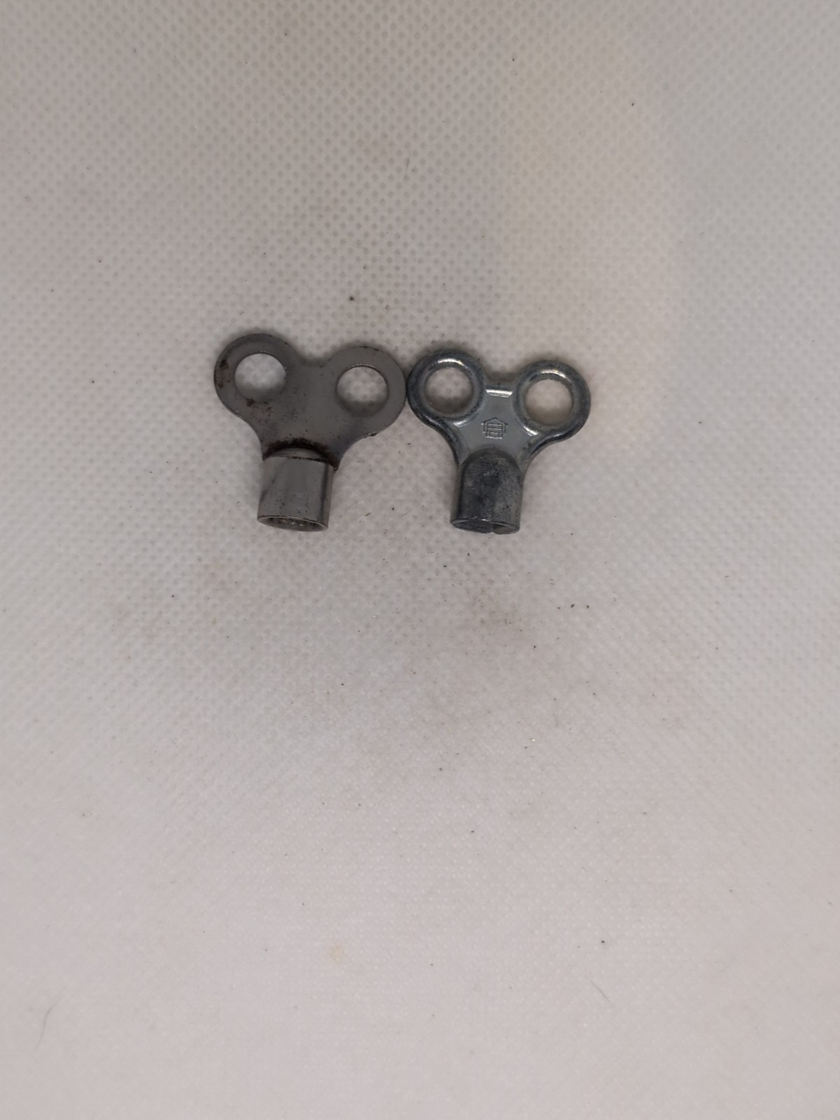 2 Radiator Valve Keys
