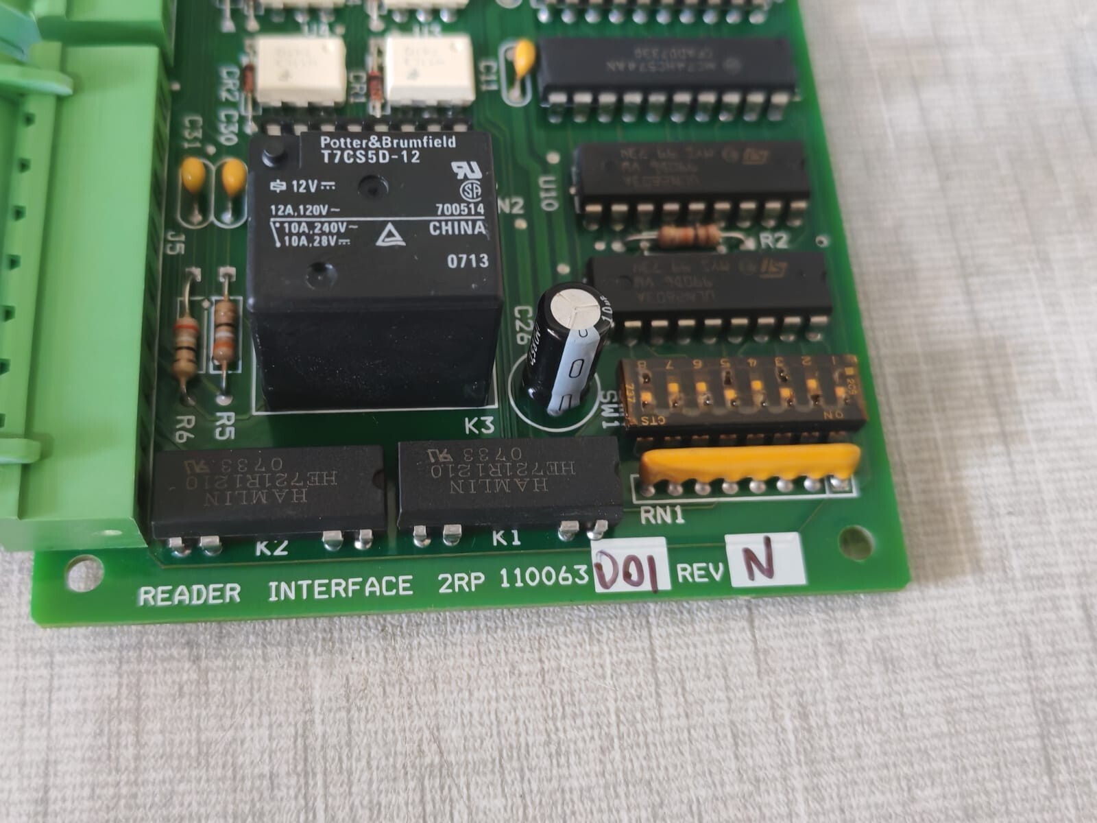 GE 2RP Reader Interface Unsupervised DI Board 110063001 - NEW W/ FILTHY BOX