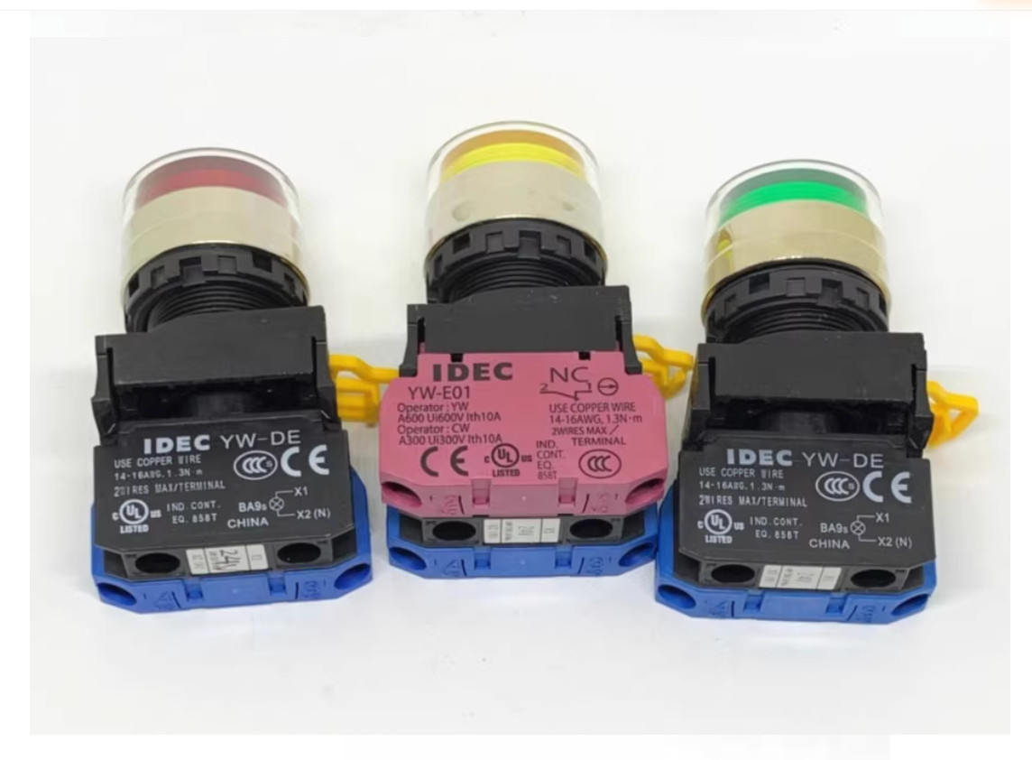 1PC New IDEC Self-reset button with light YW4L-MF2E02Q4Y 24V yellow 2NC #LL
