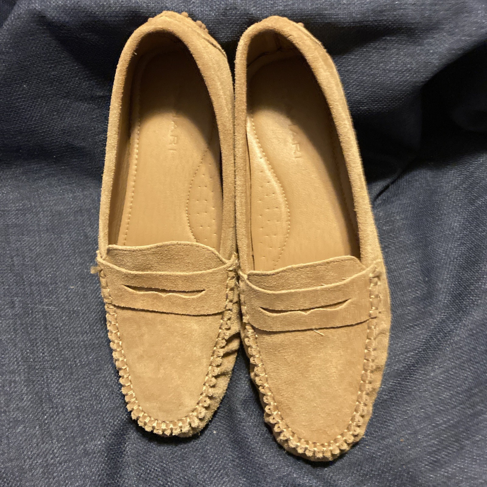 Tahari Driving Shoes Size 9