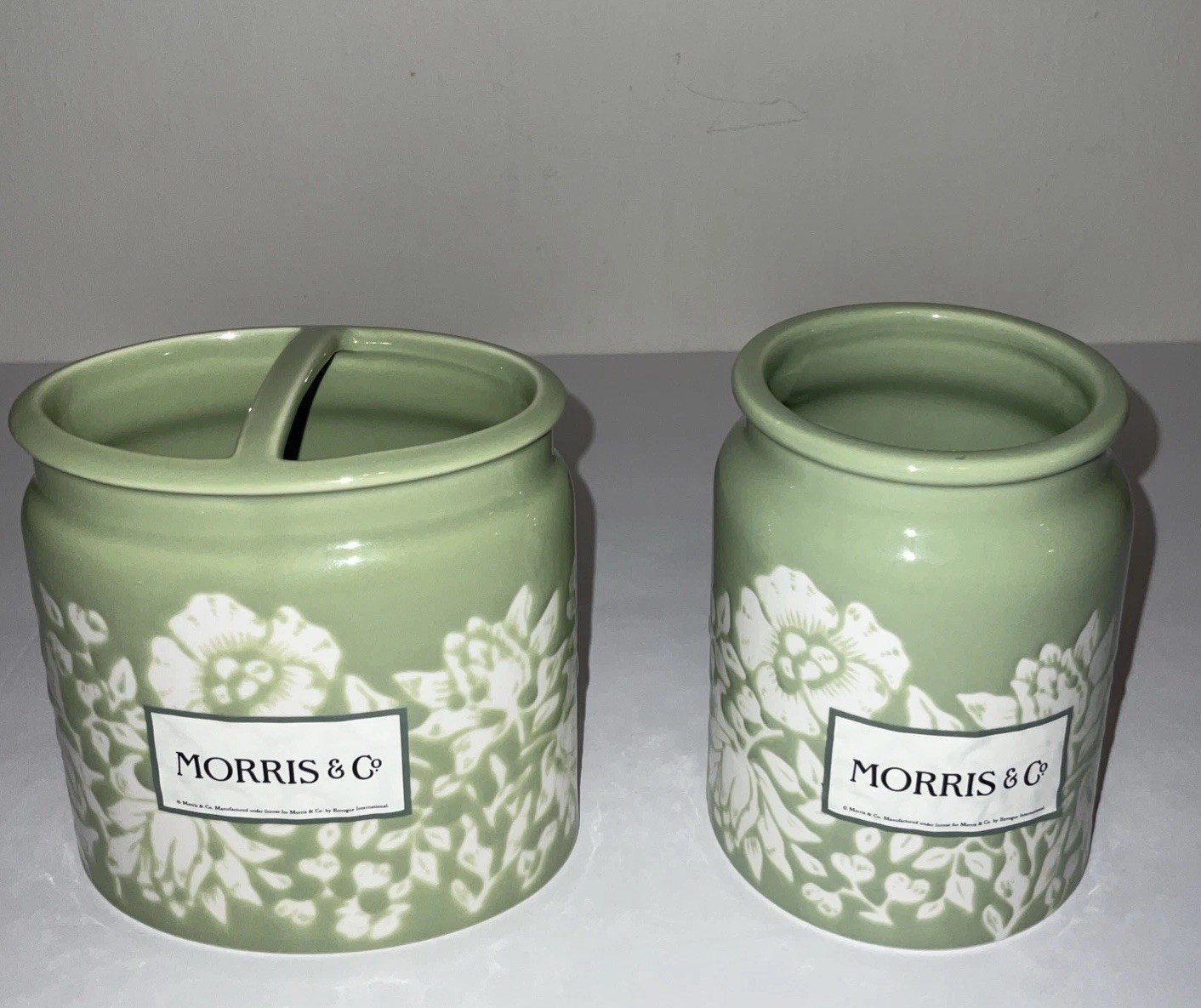 MORRIS & Co. GREEN FLORAL EVERTED RIM CERAMIC TOOTHBRUSH HOLDER & TUMBLER NWT￼