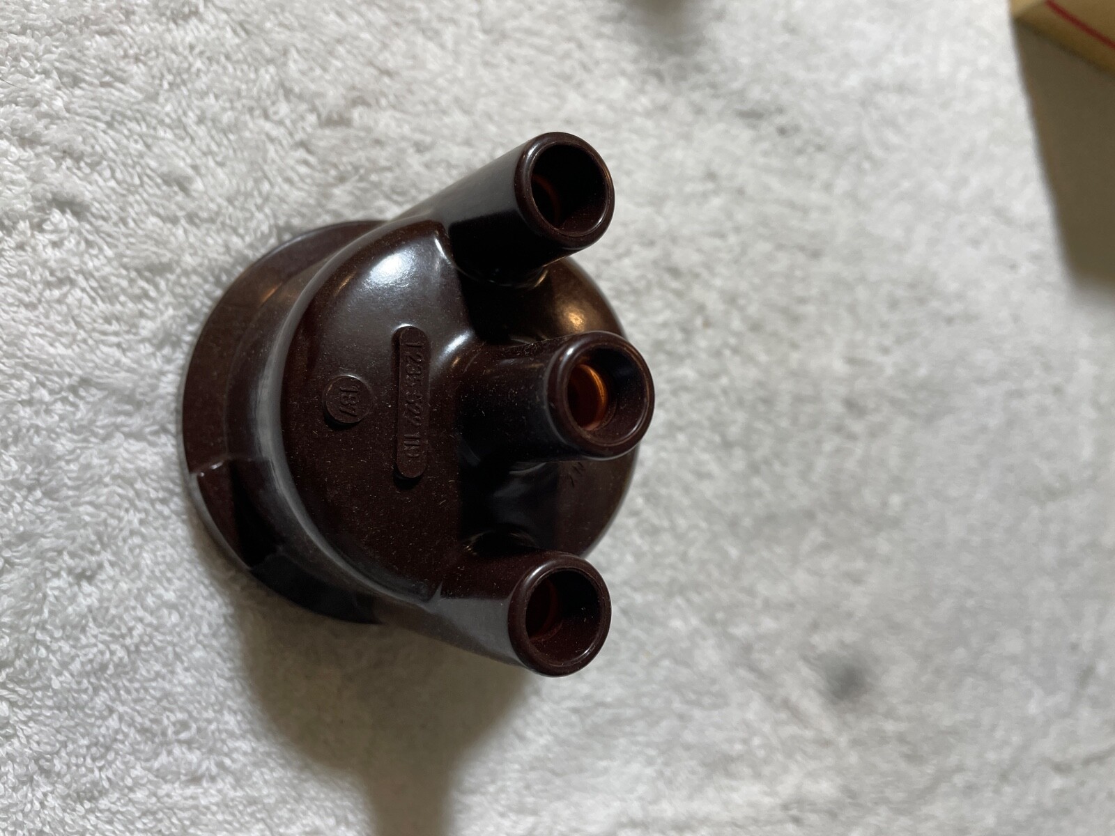 bosch distributor cap 1 235 522 119 2 cyl.
