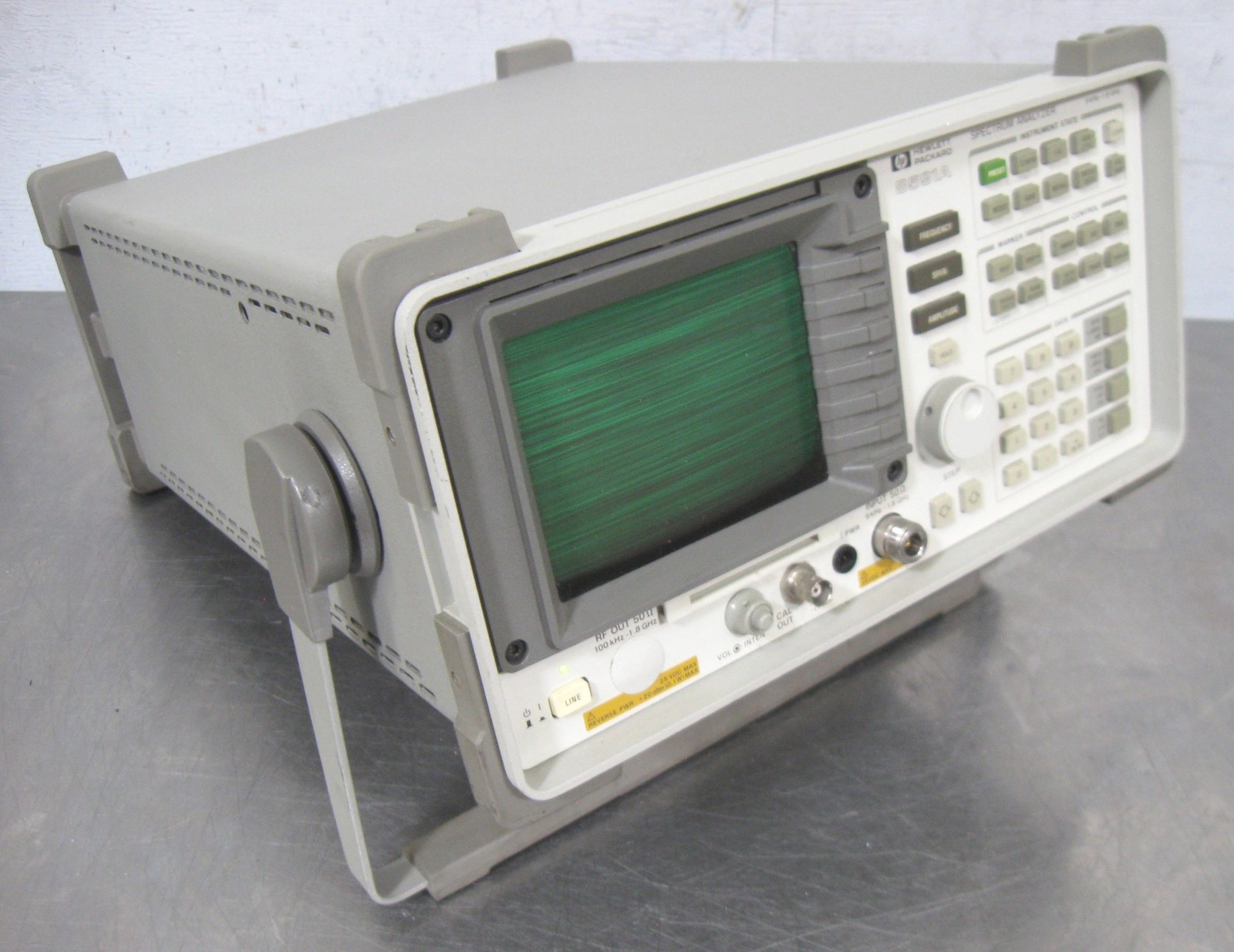 C202719 HP 8561A Spectrum Analyzer 9kHz-1.8GHz w/ Options 004, 021, 301, H81
