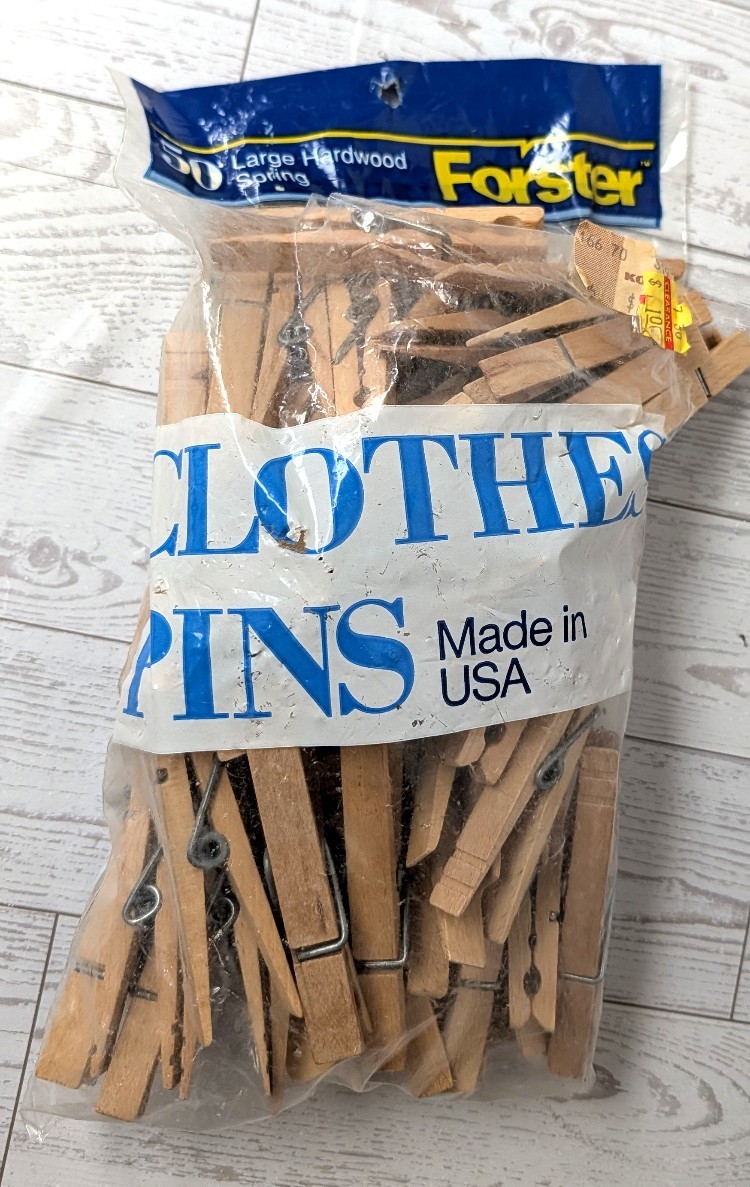 Wooden Clothes Pins Hardwood Spring Loaded Pinch 3 1/4" Vintage Lot of 50