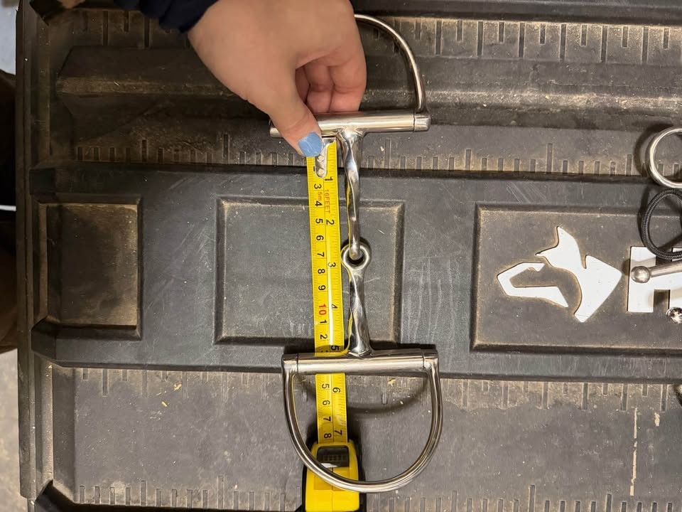Used 5” d-ring twisted single joint snaffle