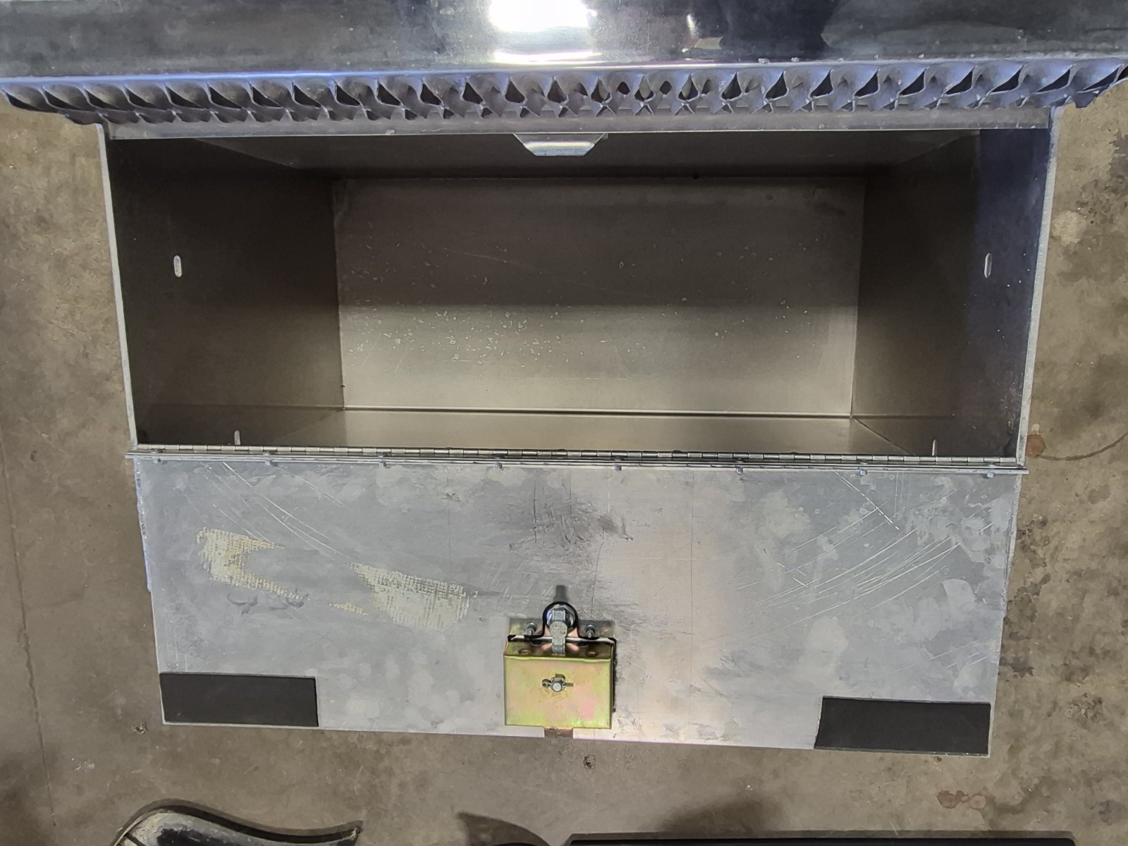 15-05533R-P Peterbilt Tool Box