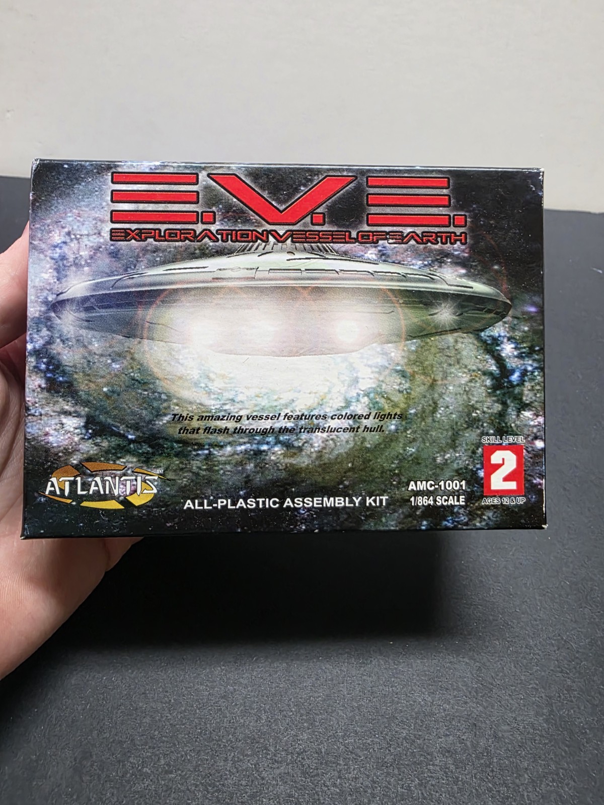 Atlantis EVE Exploration Vessel of Earth 1:864 Model Kit UFO AMC-1001 w/ Lights