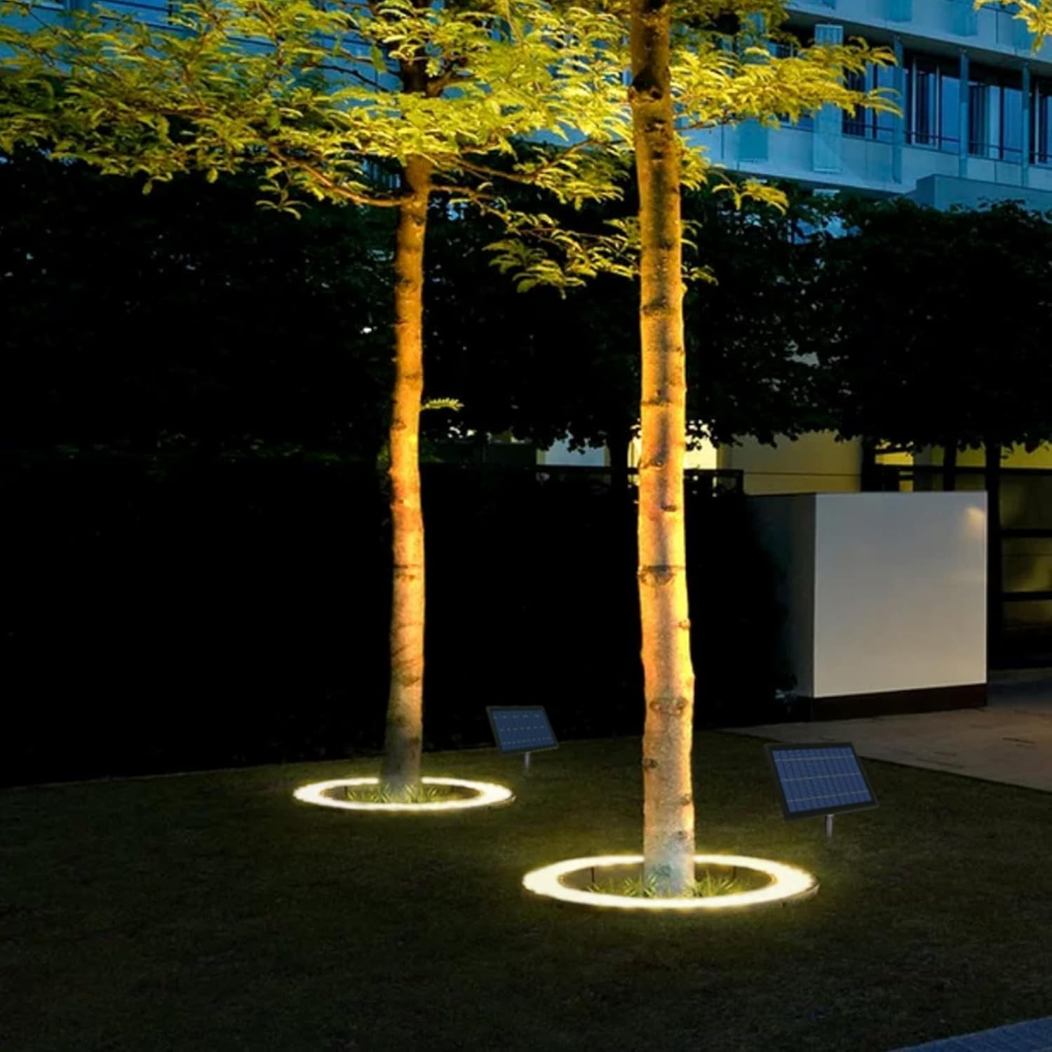 Solar Landscape Spotlights 32 LED for Trees 12W