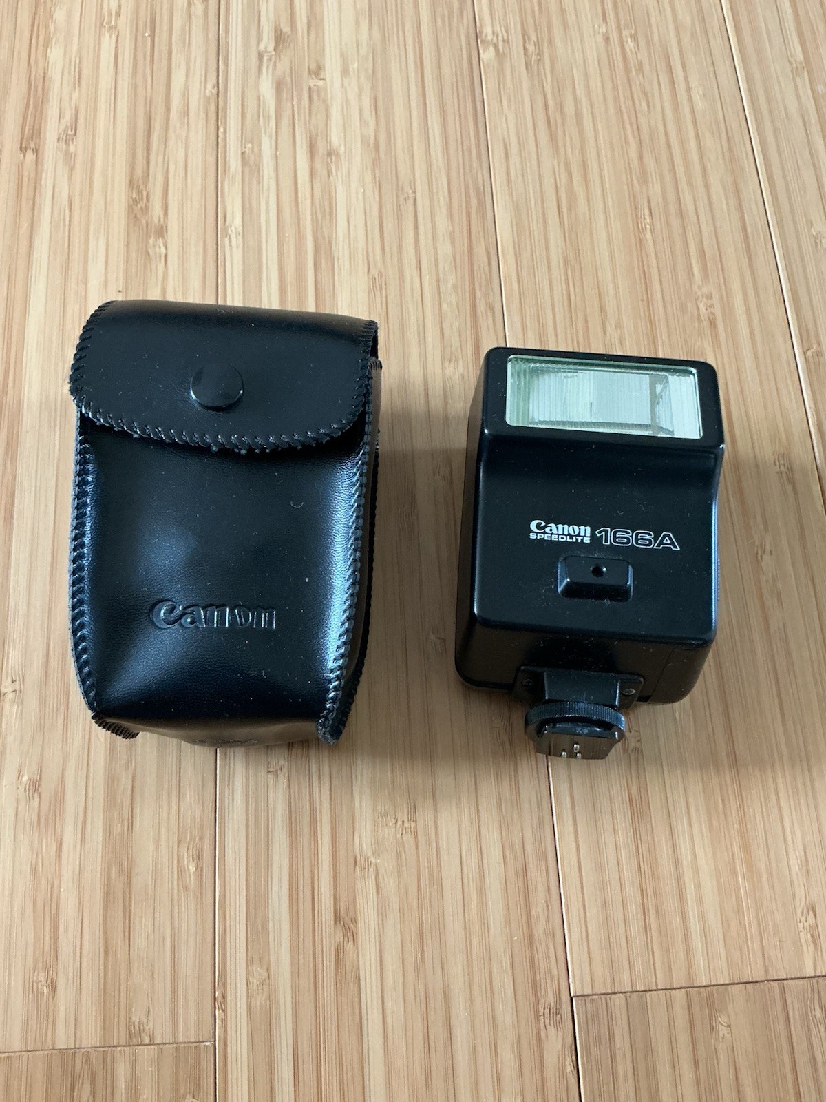 Canon Speedlite 166A Shoe Mount Camera Flash With Case Untested.