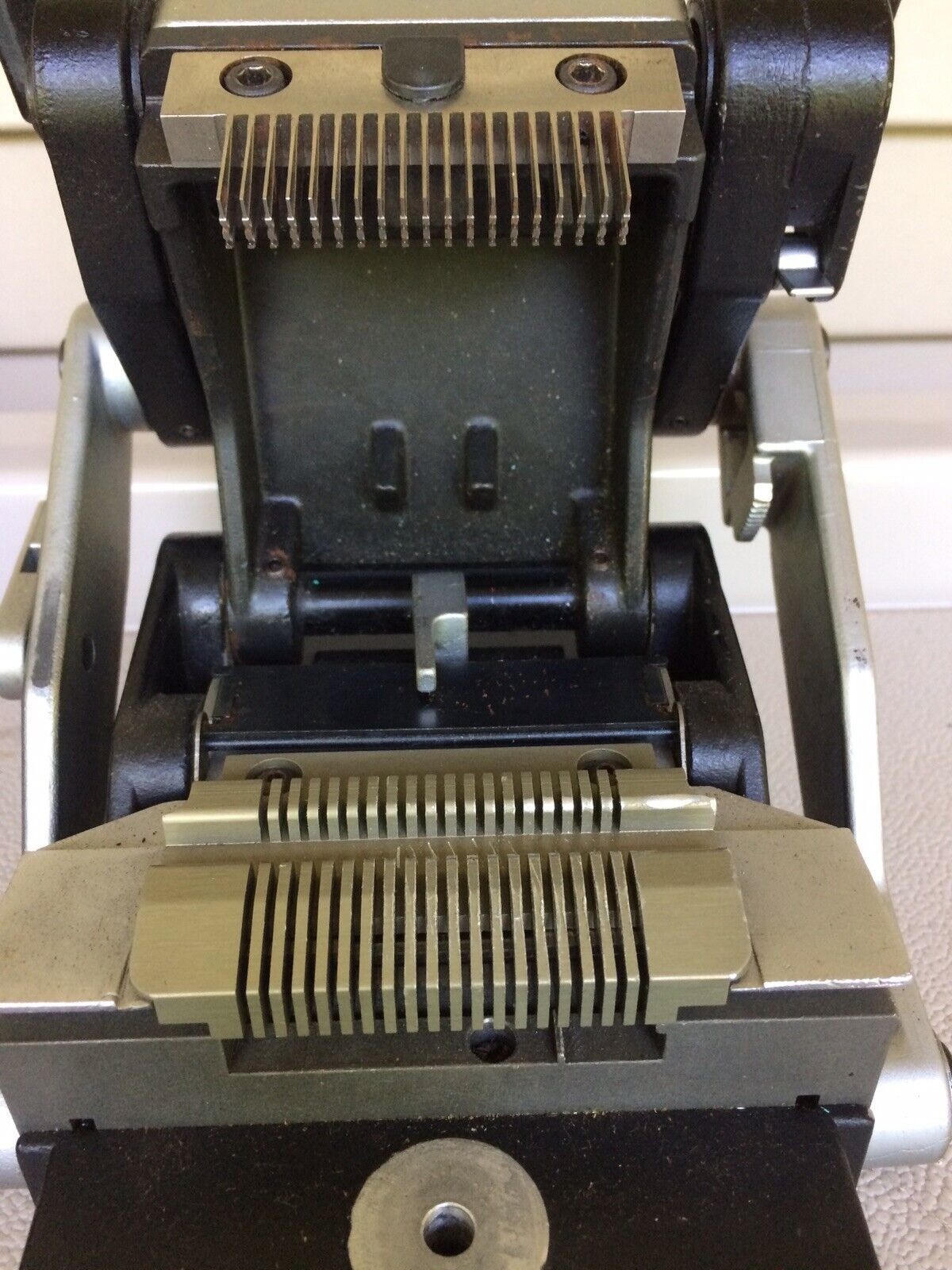 TRW Cinch Certi-Clinch Termination Tool W/Case
