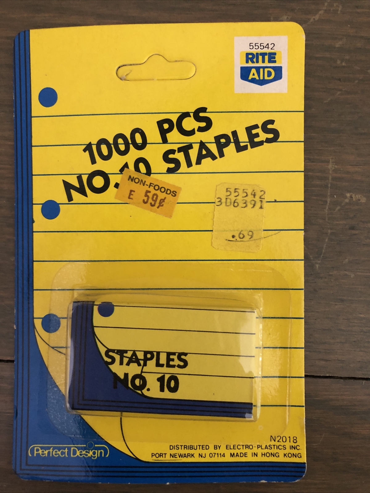 VTG Box of 1,000 No. 10 Staples NIB