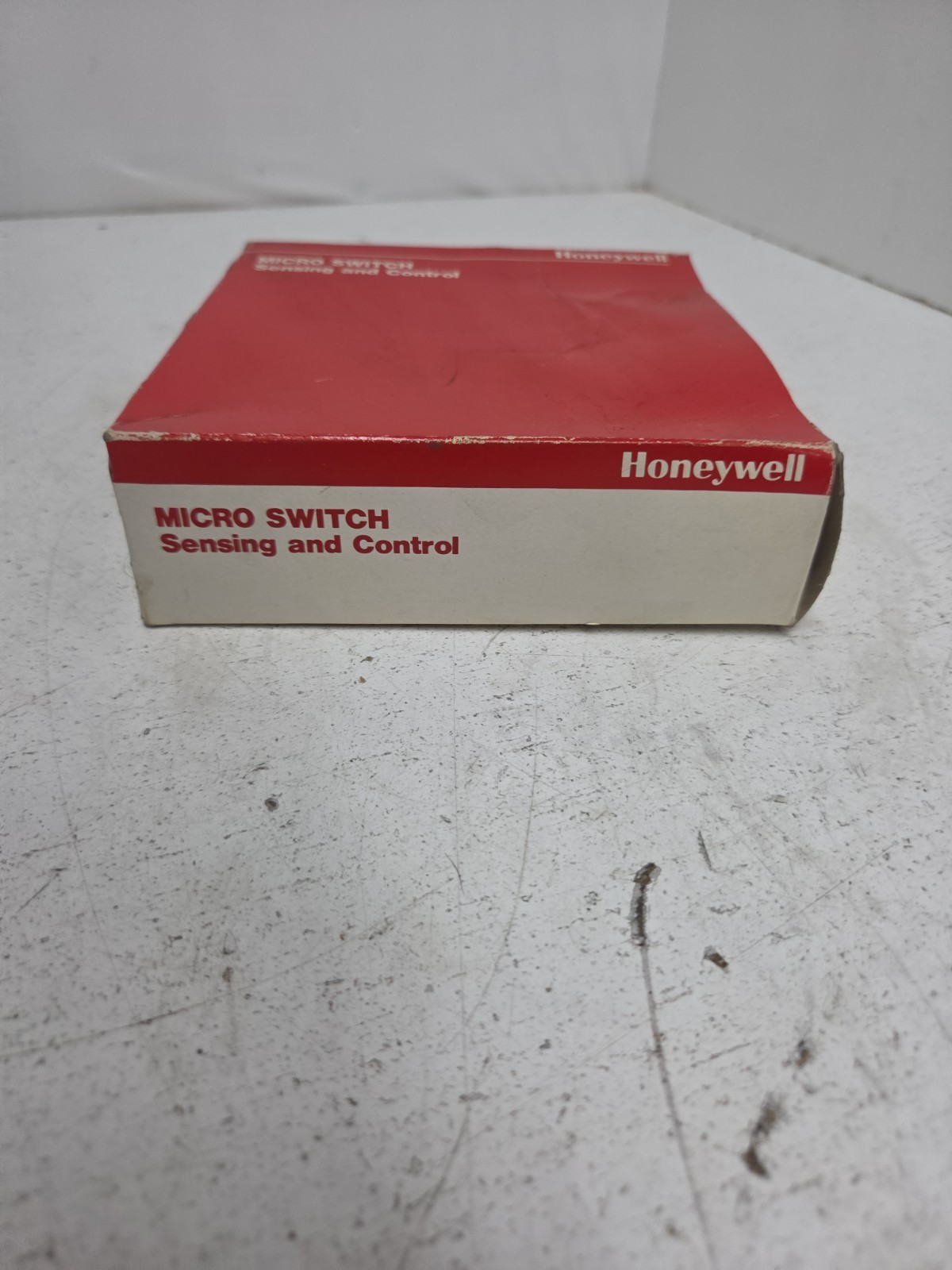 HONEYWELL FE7C-RT2-M MICROSWITCH **NOS**