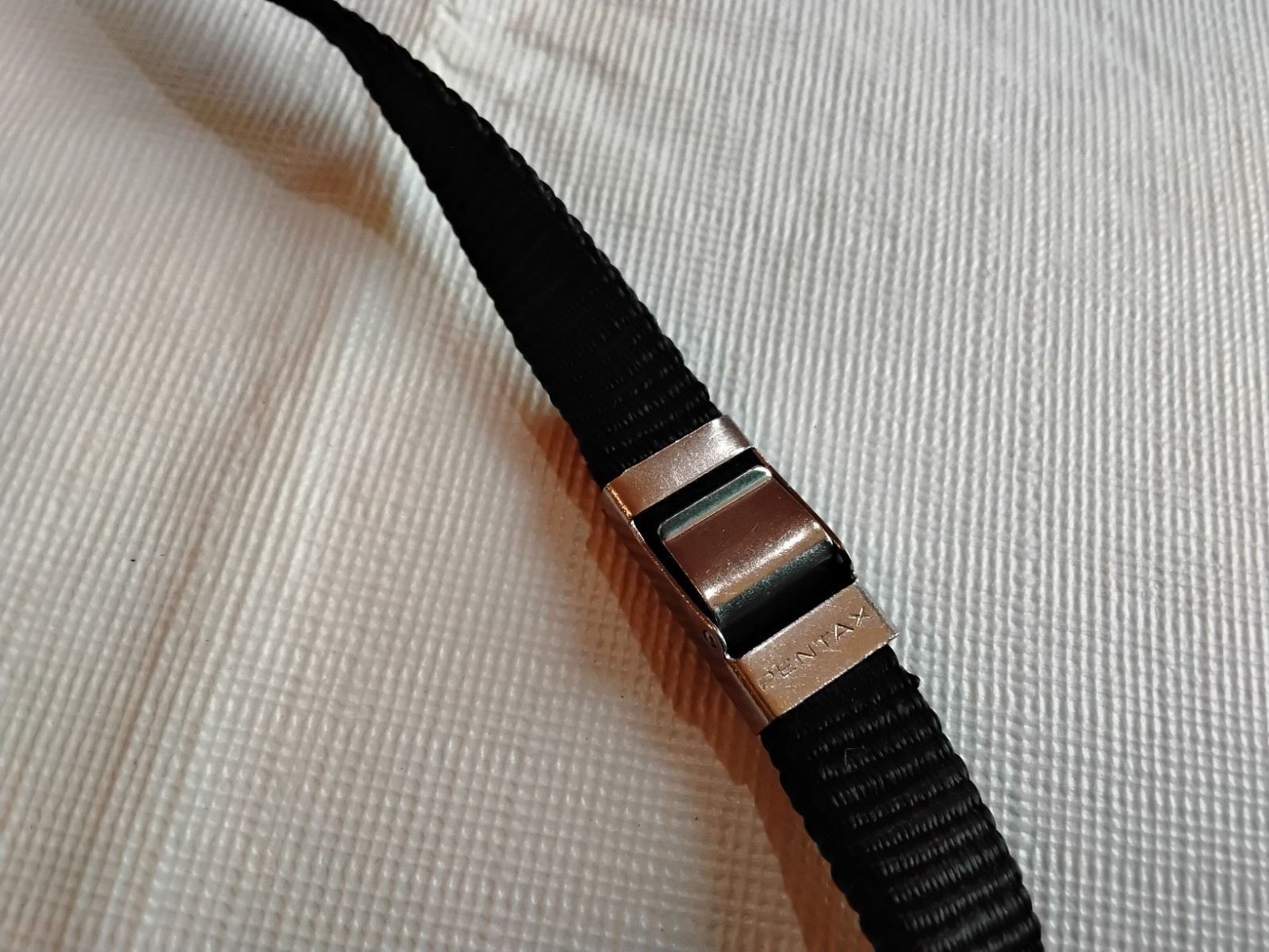 Pentax Adjustable Nylon Camera Neck Strap Black W/Metal Adjusters