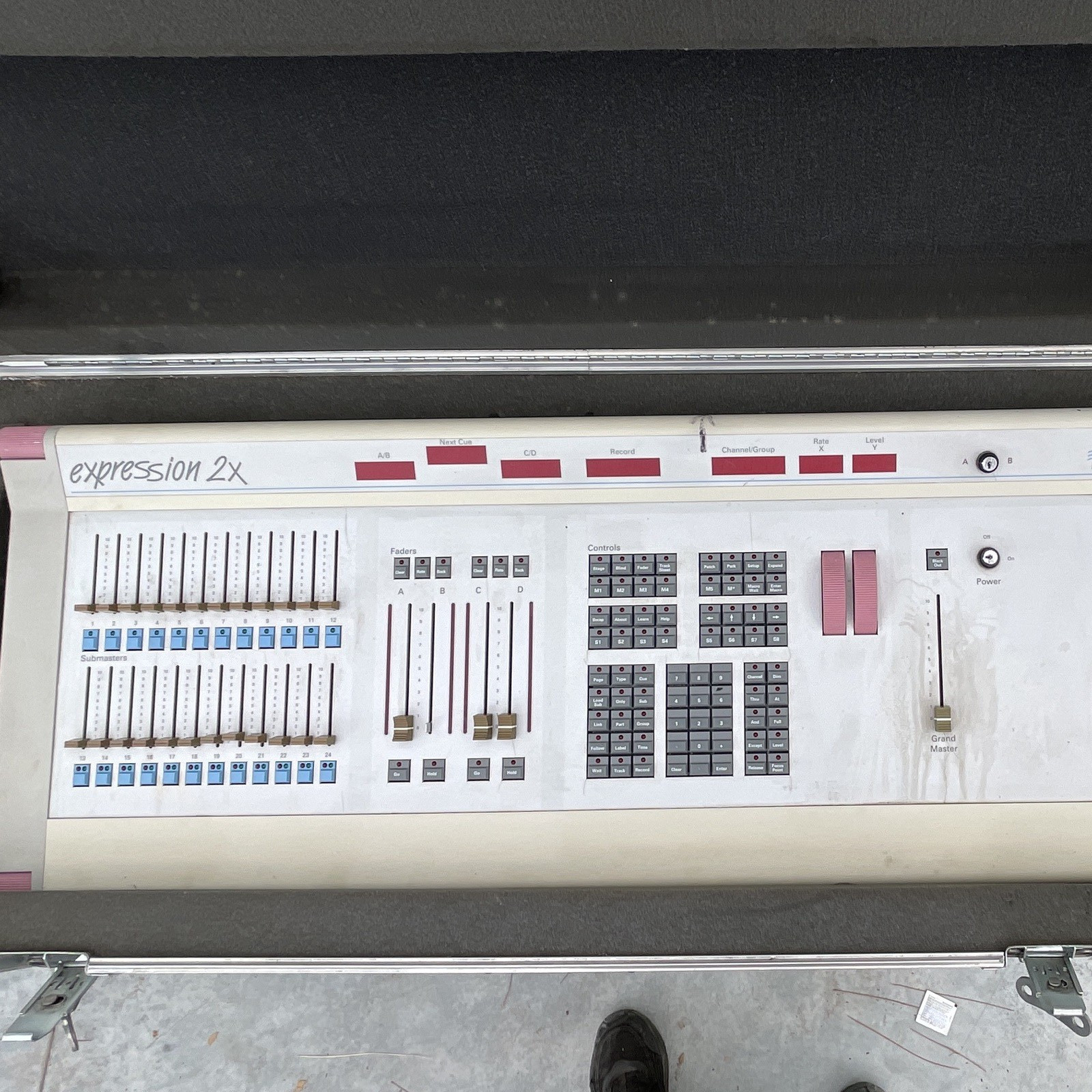 Electronic Theatre Controls Expression 2X DMX Control Console 2048ch 24 Faders