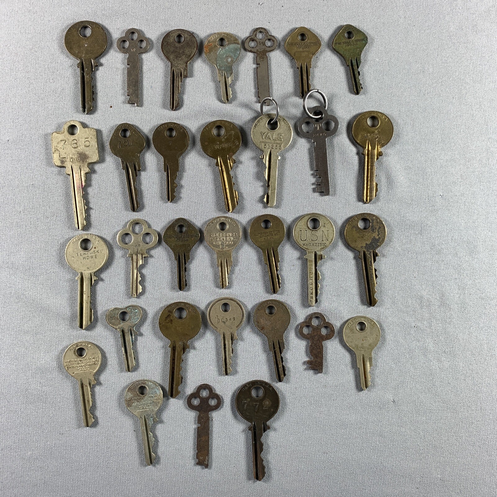 LOT Vtg Yale & Towne Keys