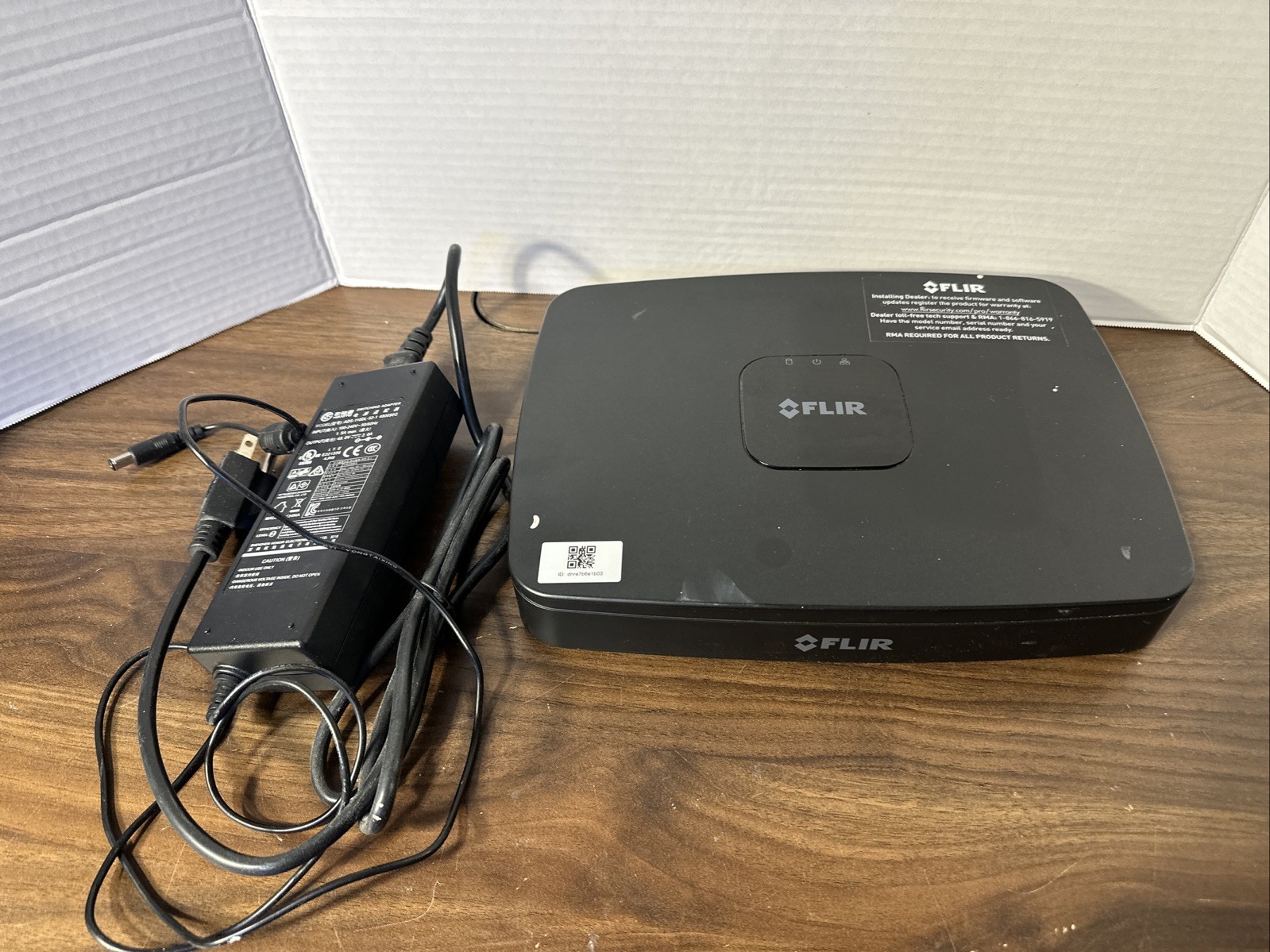 FLIR DNR218 8-Channel Security DVR/NVR w/ 2TB HDD & Power Supply`````read``````