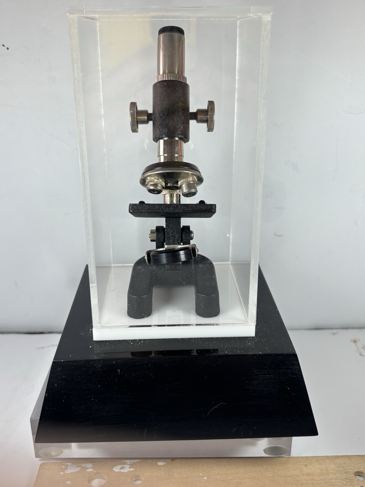 MICROSCOPE/ MINI Trophy /AWARD Encased In Lucite/BLACK BASE/ VINTAGE/ EUC