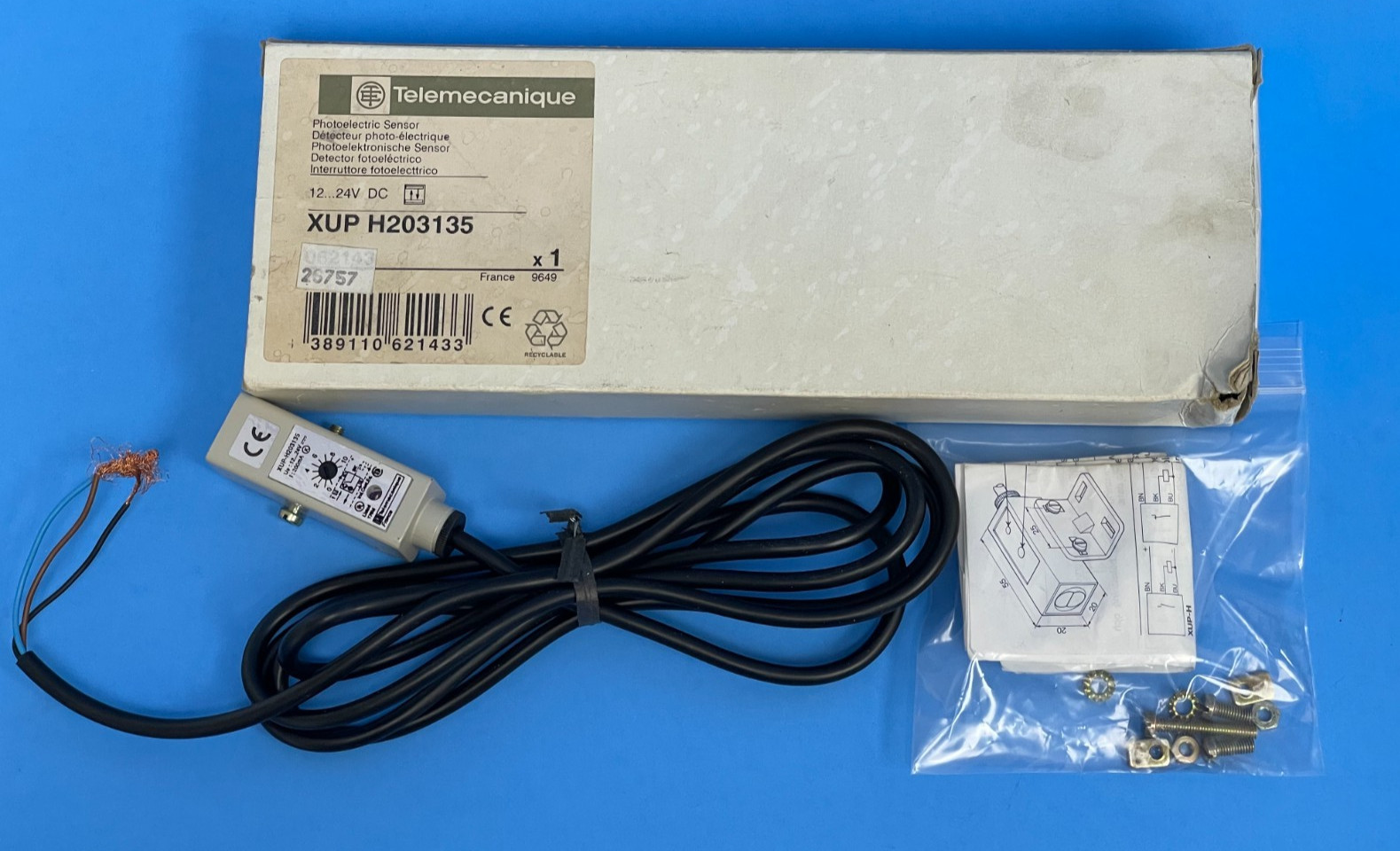 Telemecanique XUP H203135 Photoelectric Sensor 12-24V DC NEW