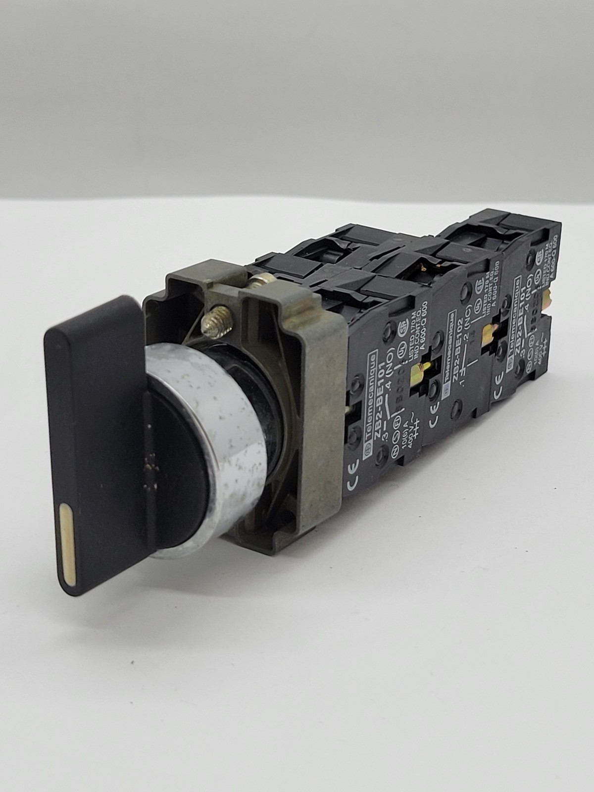 Telemecanique ZB2-BE101 Contact Block w 2-Position Selector Switch 10A 400V