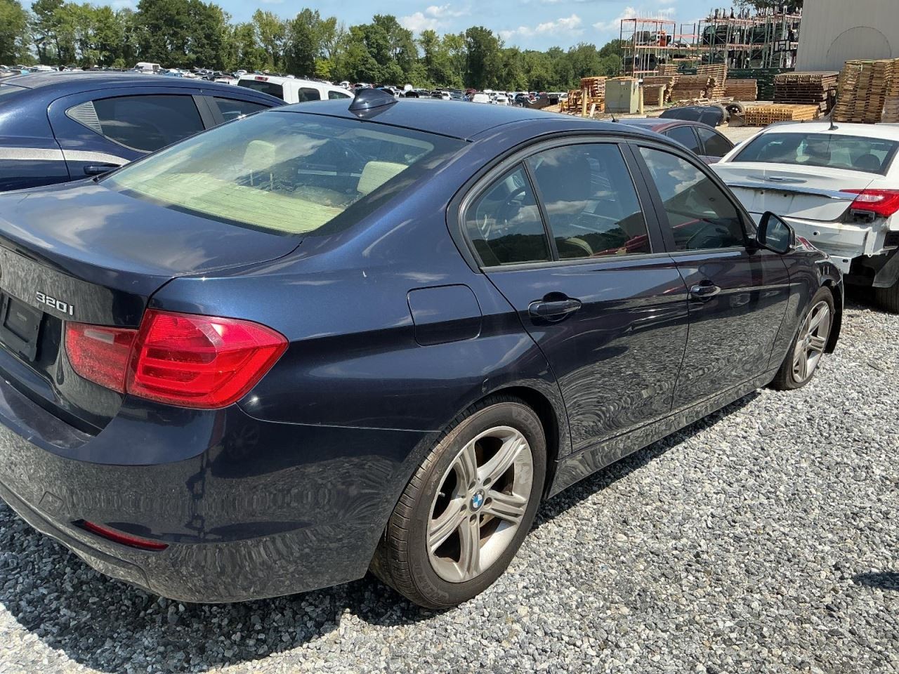 320I 2014 Glove Box 4722780