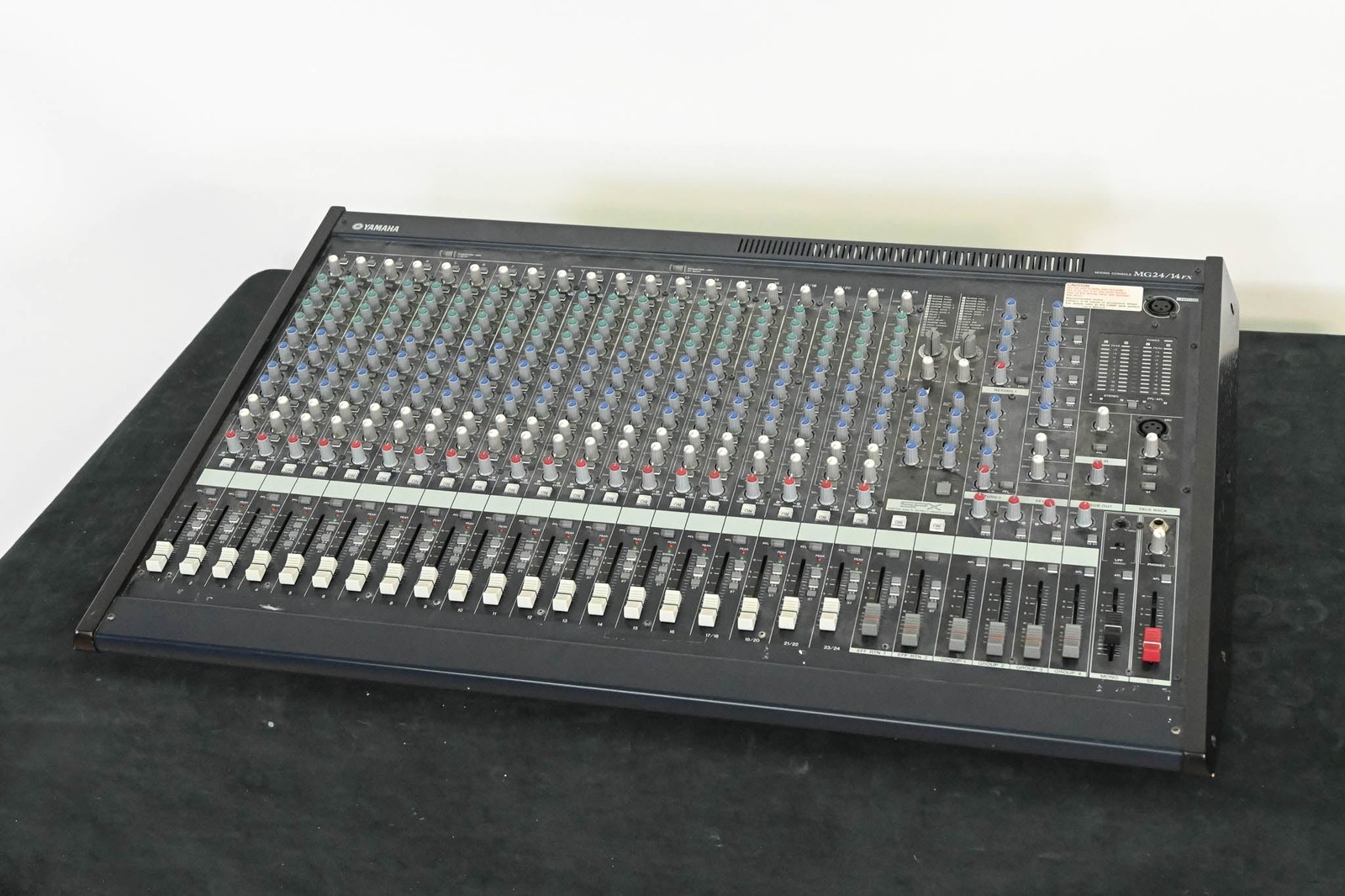 Yamaha MG24/14FX 24-Input 14-Bus Mixing Console with Effects CG01LR9