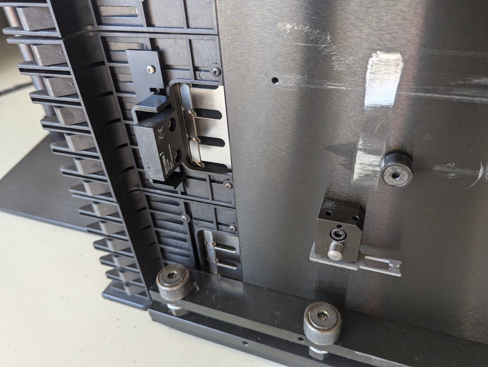 Universal Instruments Removable Feeder Bank Plate Series Two