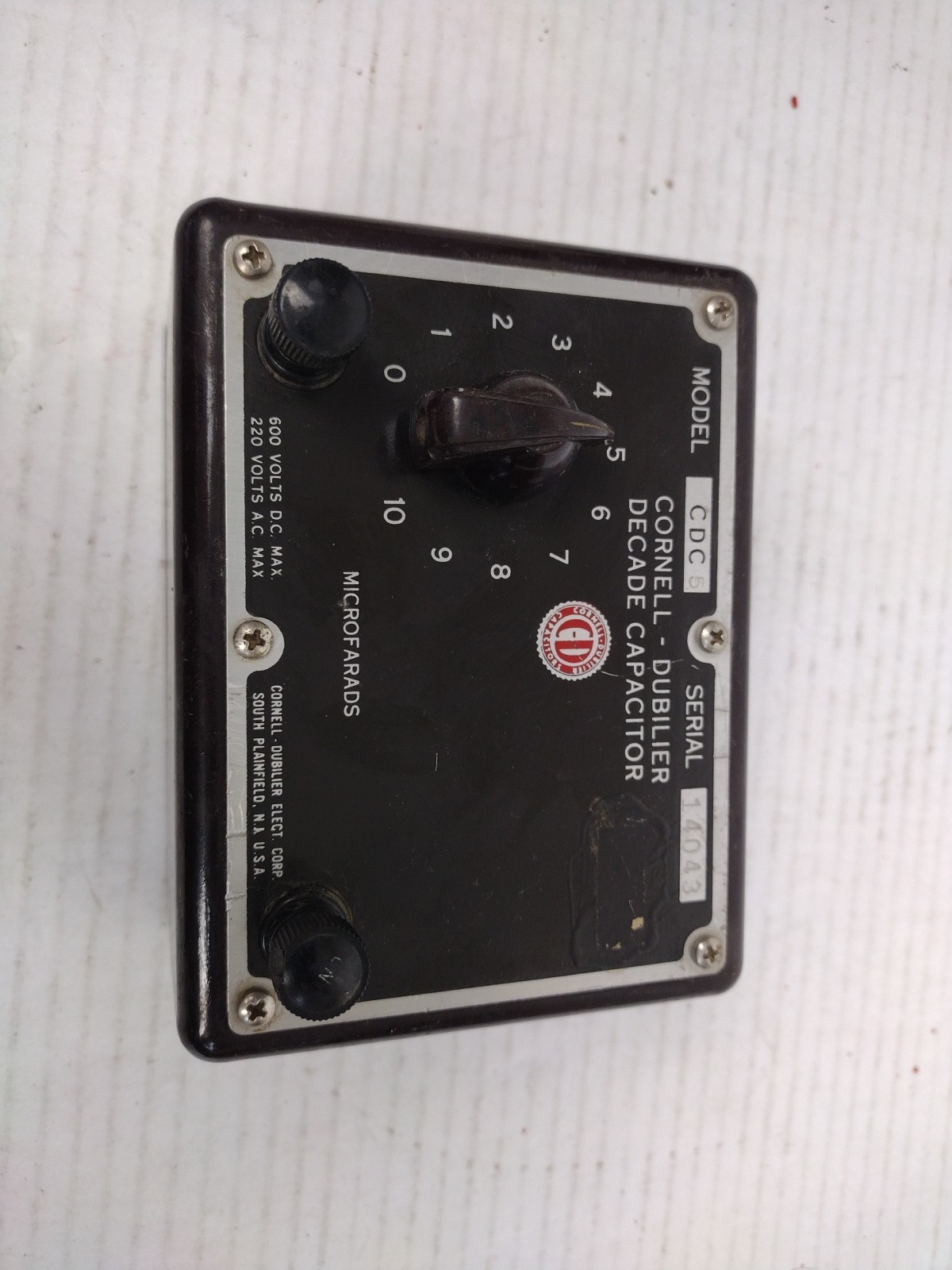Cornell Dubilier Decade Capacitor CDC 5 Box 600 VDC 220 VAC Max