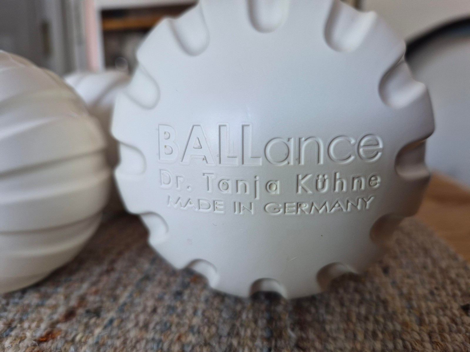 BALLance Balls Dr. Tanja Kühne Spine Fascia Posture Back Pain Exercise Tools EUC