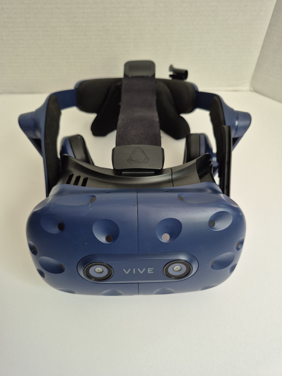 HTC VIVE Pro VR Headset Kit (Headset, Link Box, Cables & Controllers)
