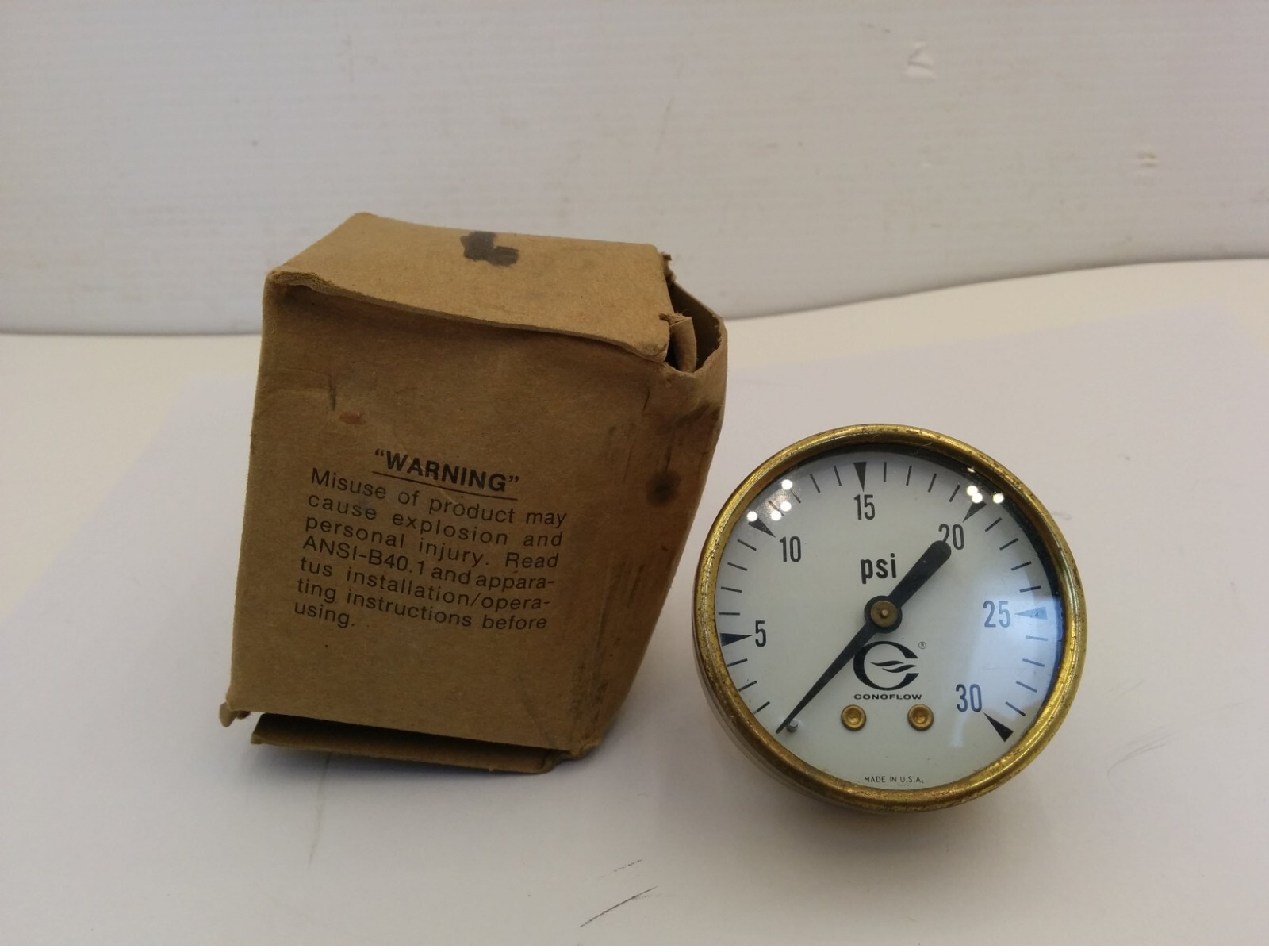 CONOFLOW AIR PRESSURE BRASS GAUGE, 0-30 PSI, 2" FACE, 1/4" NPT BACK MOUNT, NIB