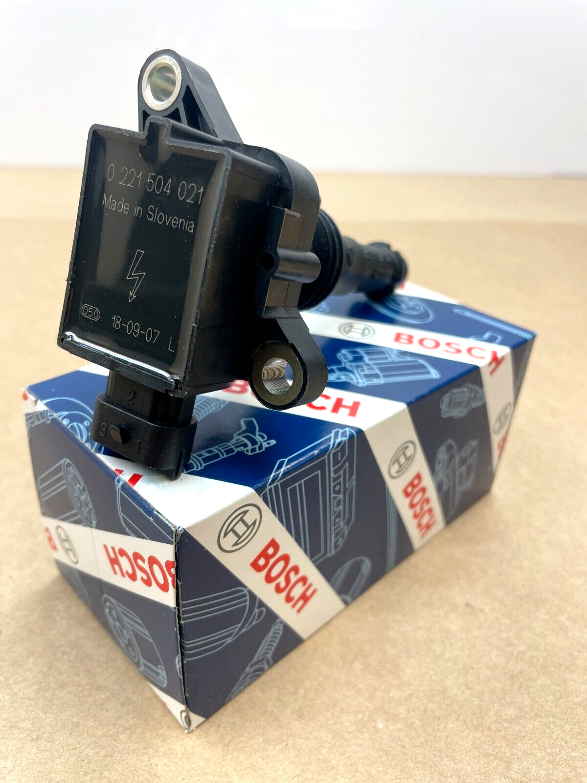 NEW OEM Polaris Snowmobile Ignition Coil 750 IQ FST LX LXT Widetrak SwitchBack