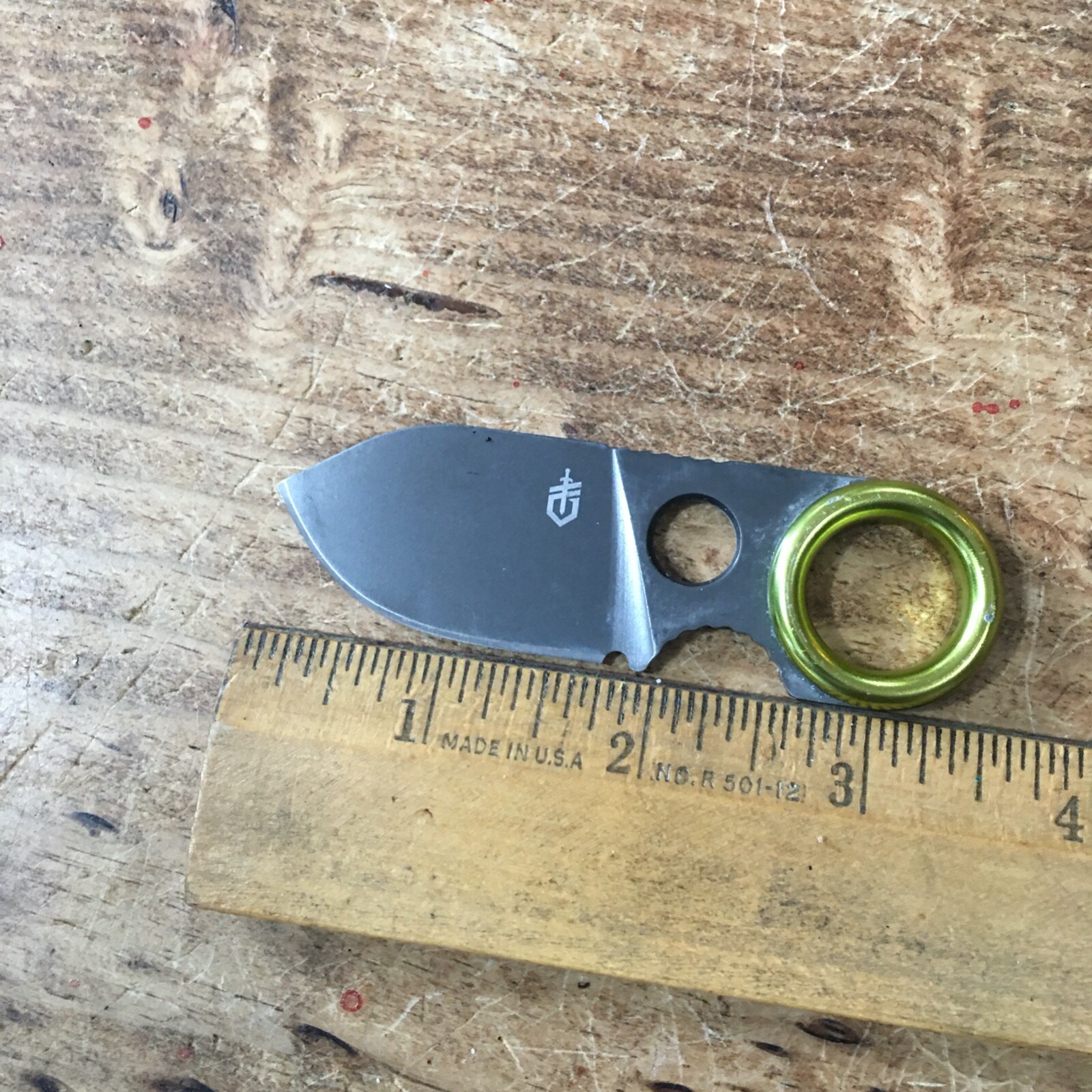 GERBER GDC FIXED MONEY CLIP KNIFE FINGER HOLE NO SHEATH NECK KNIFE