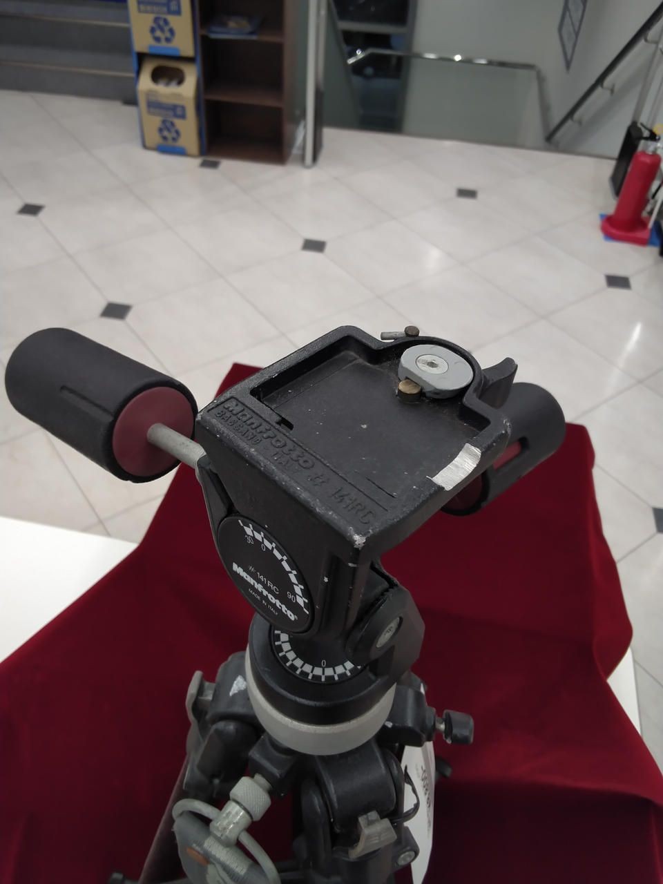 MANFROTTO Camera Tripod 190B141RC Used