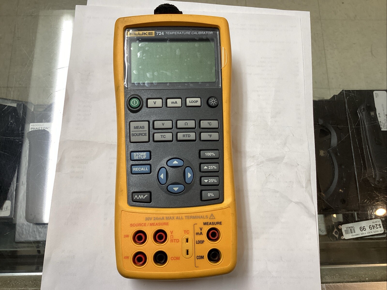 Fluke 724 Temperature Calibrator