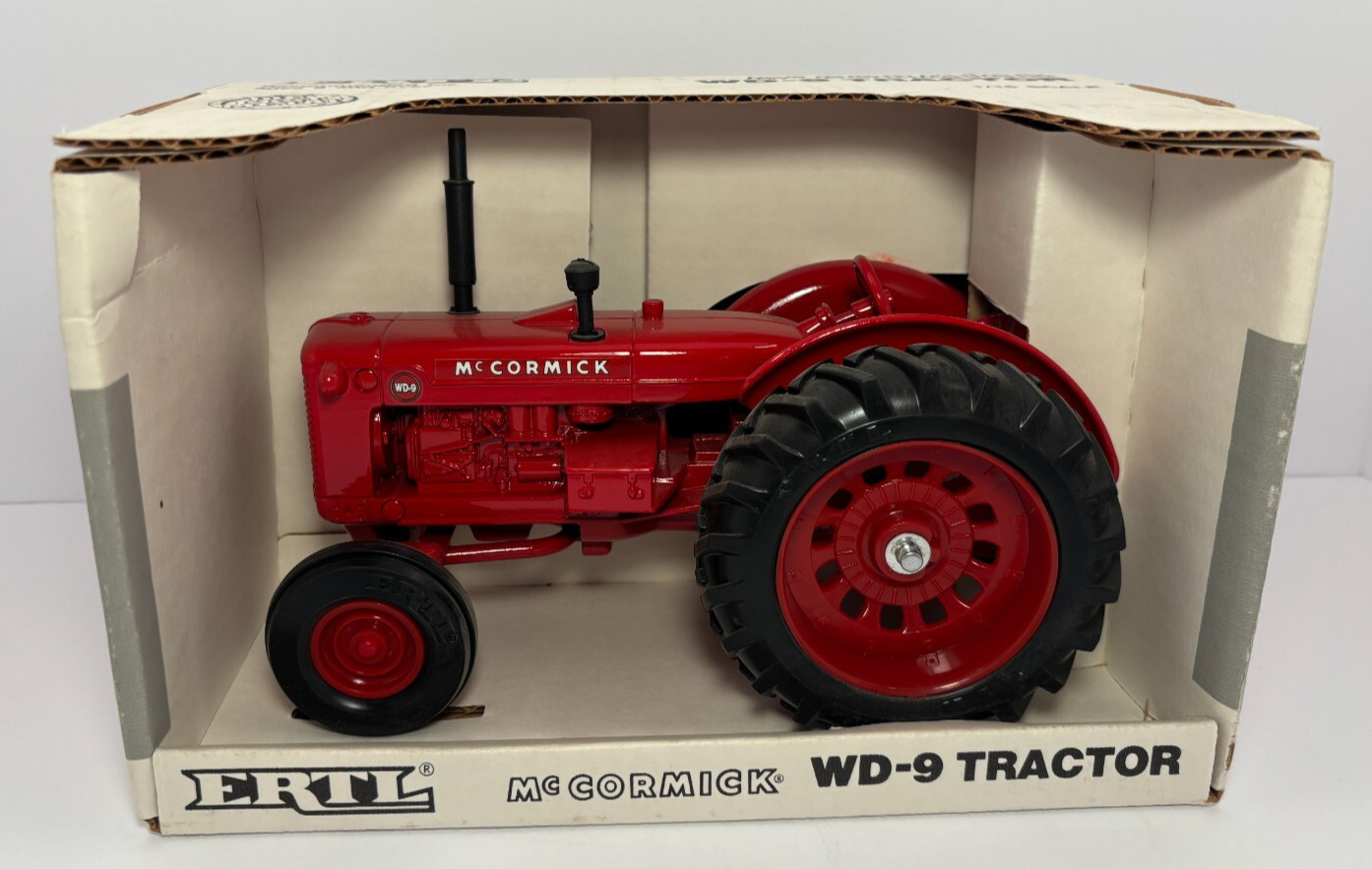 1/16 IH McCormick WD-9 Tractor Ertl Box 1989