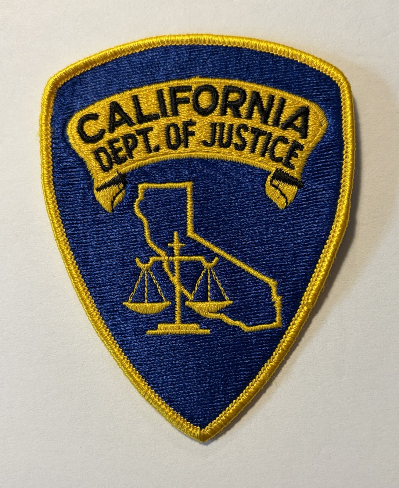VINTAGE STATE OF CALIFORNIA JUSTICE PATCH SCALES #D116