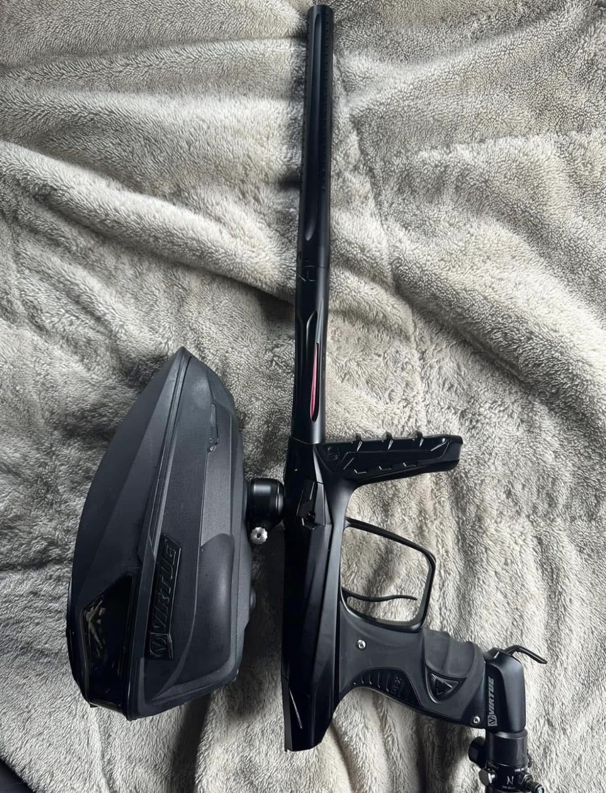 Virtue Ace Luxe X Paintball Gun With Spire V Hopper And Ninja Tank 77/4500